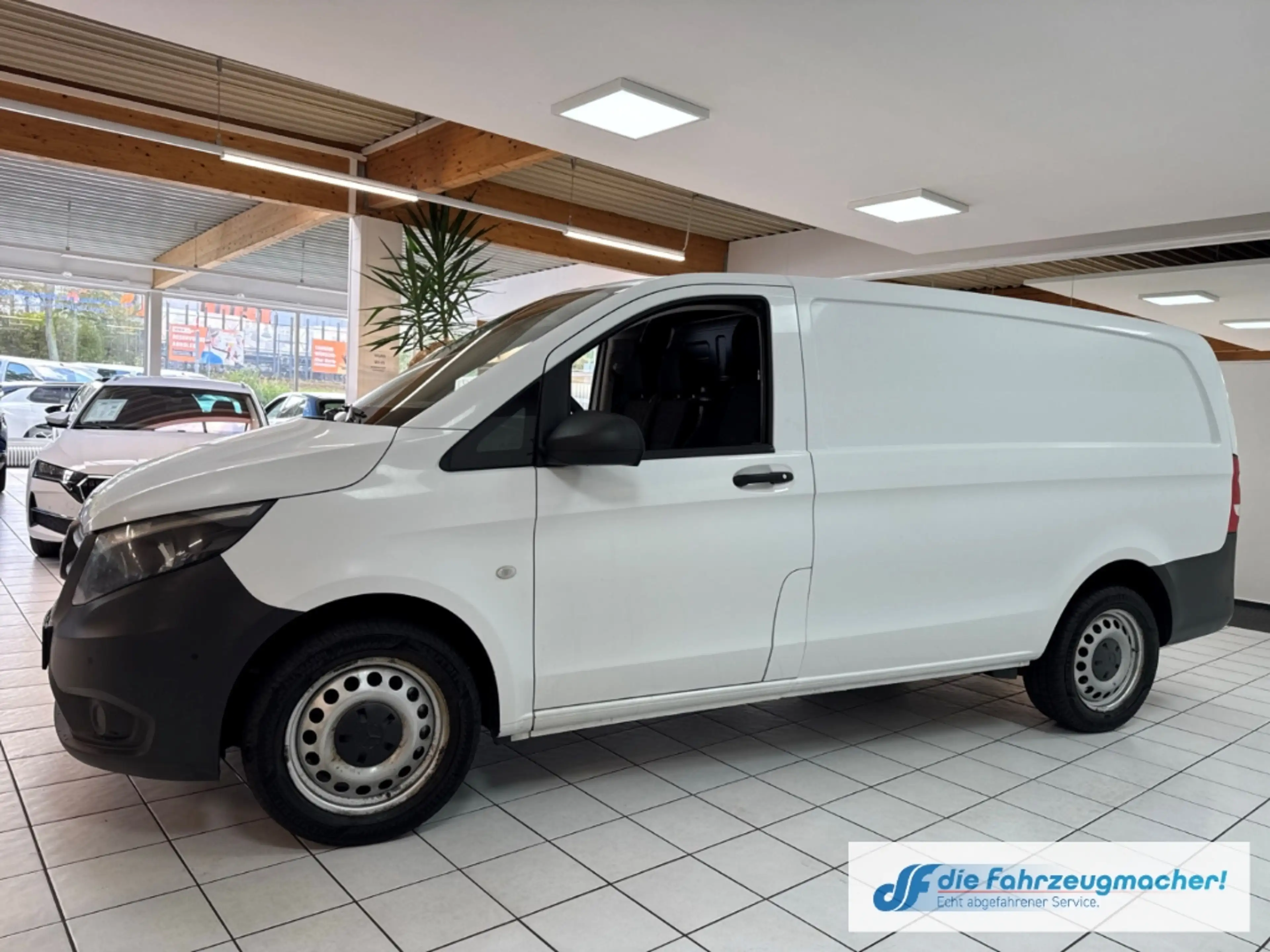 Mercedes-Benz Vito Kasten 116 CDI 4x4 lang AHK Navi DAB *EXPORT — photo 2