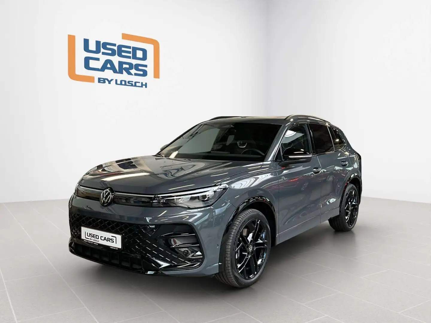 Volkswagen Tiguan R-Line+DSG+BlackS.+Pano+LM20 Gris - 1