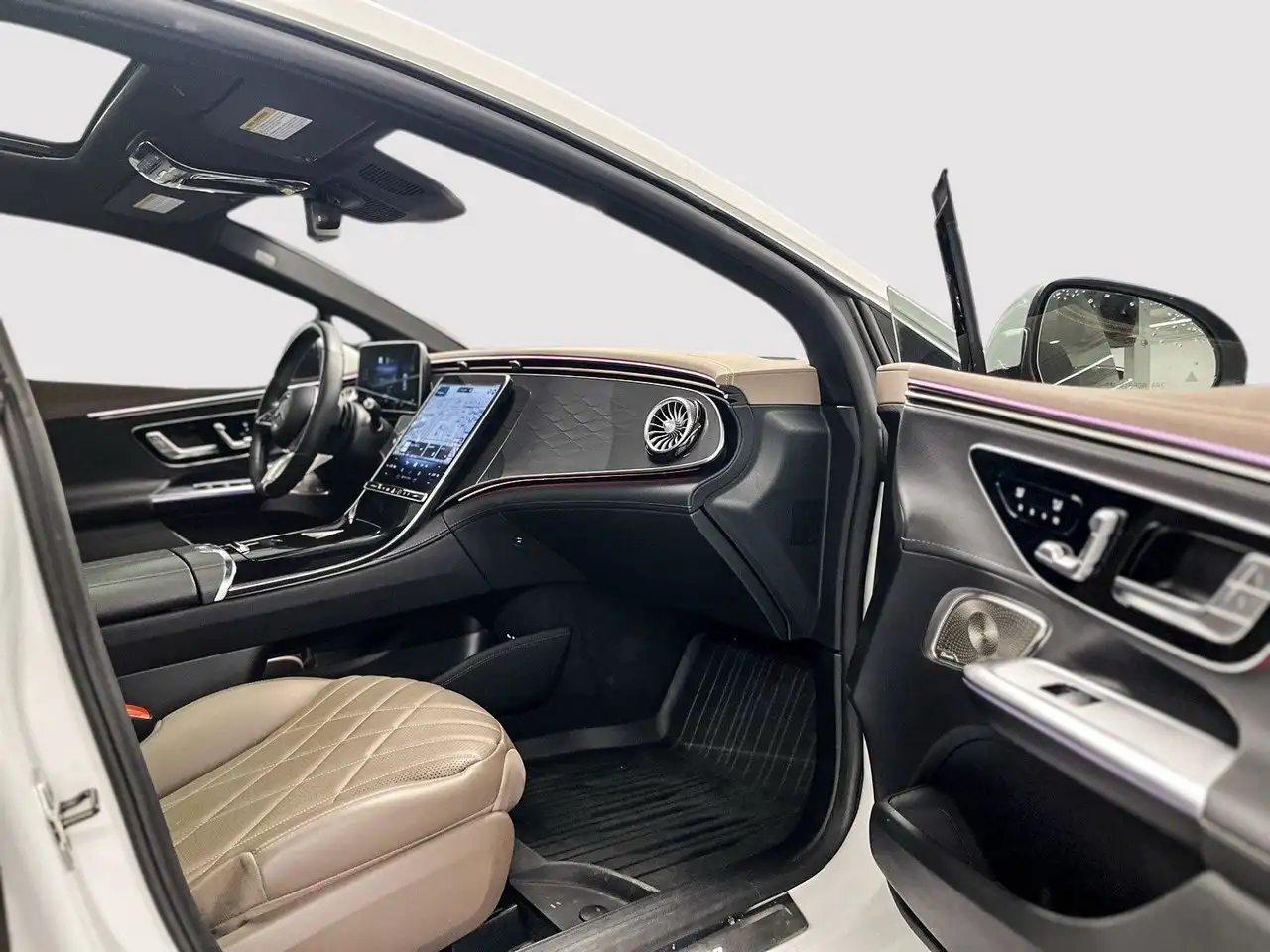 Mercedes-Benz EQE снимка Mercedes-Benz EQE