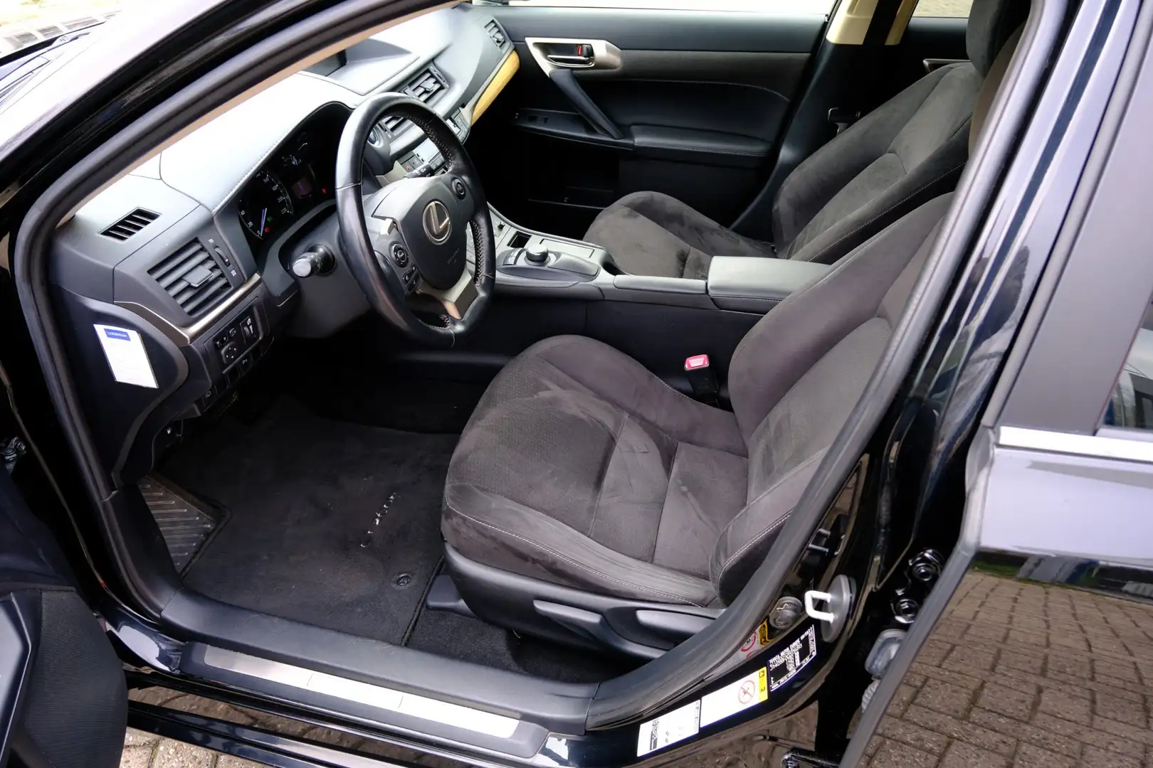 Lexus CT 200h Aut. Navi|Clima|Cam|LMV|Alcantara Negro - 2