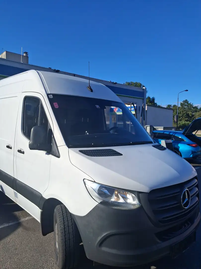 Mercedes-Benz Sprinter Sprinter Front 211 CDI 3,0t / 3.259 mm Weiß - 1