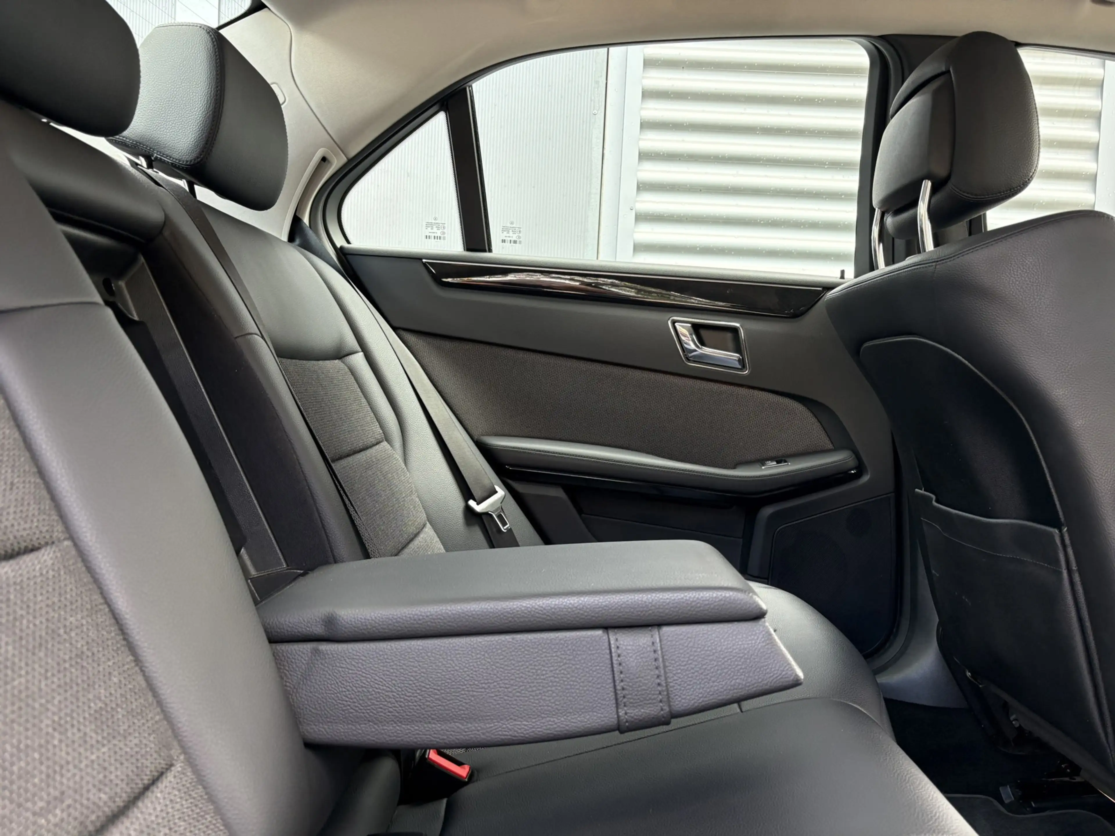 Mercedes-Benz E 200 CGI Avantgarde -CLIMA-CRUISE-STOELVERWARMING-TREKH — photo 11