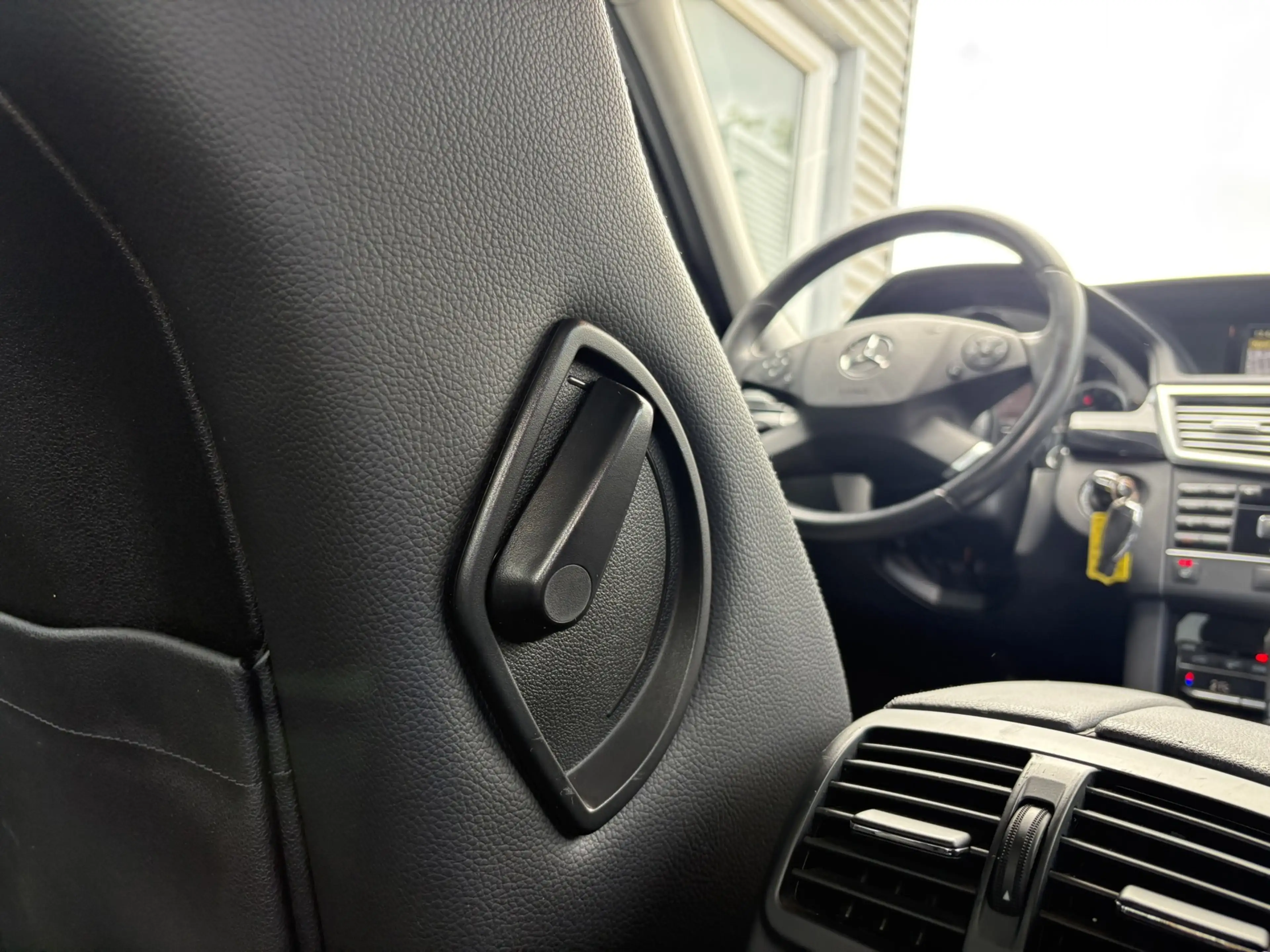 Mercedes-Benz E 200 CGI Avantgarde -CLIMA-CRUISE-STOELVERWARMING-TREKH — photo 12