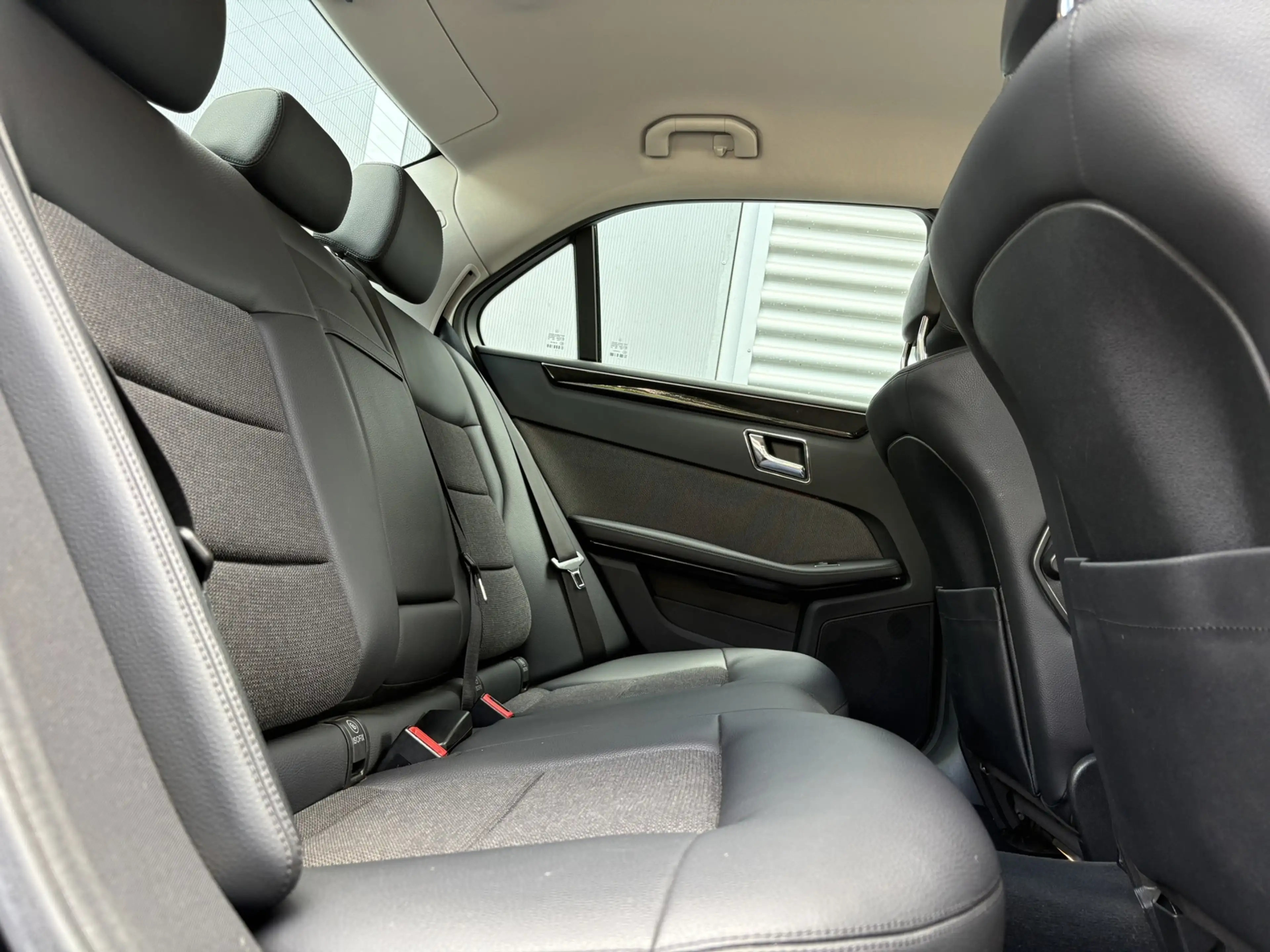 Mercedes-Benz E 200 CGI Avantgarde -CLIMA-CRUISE-STOELVERWARMING-TREKH — photo 9