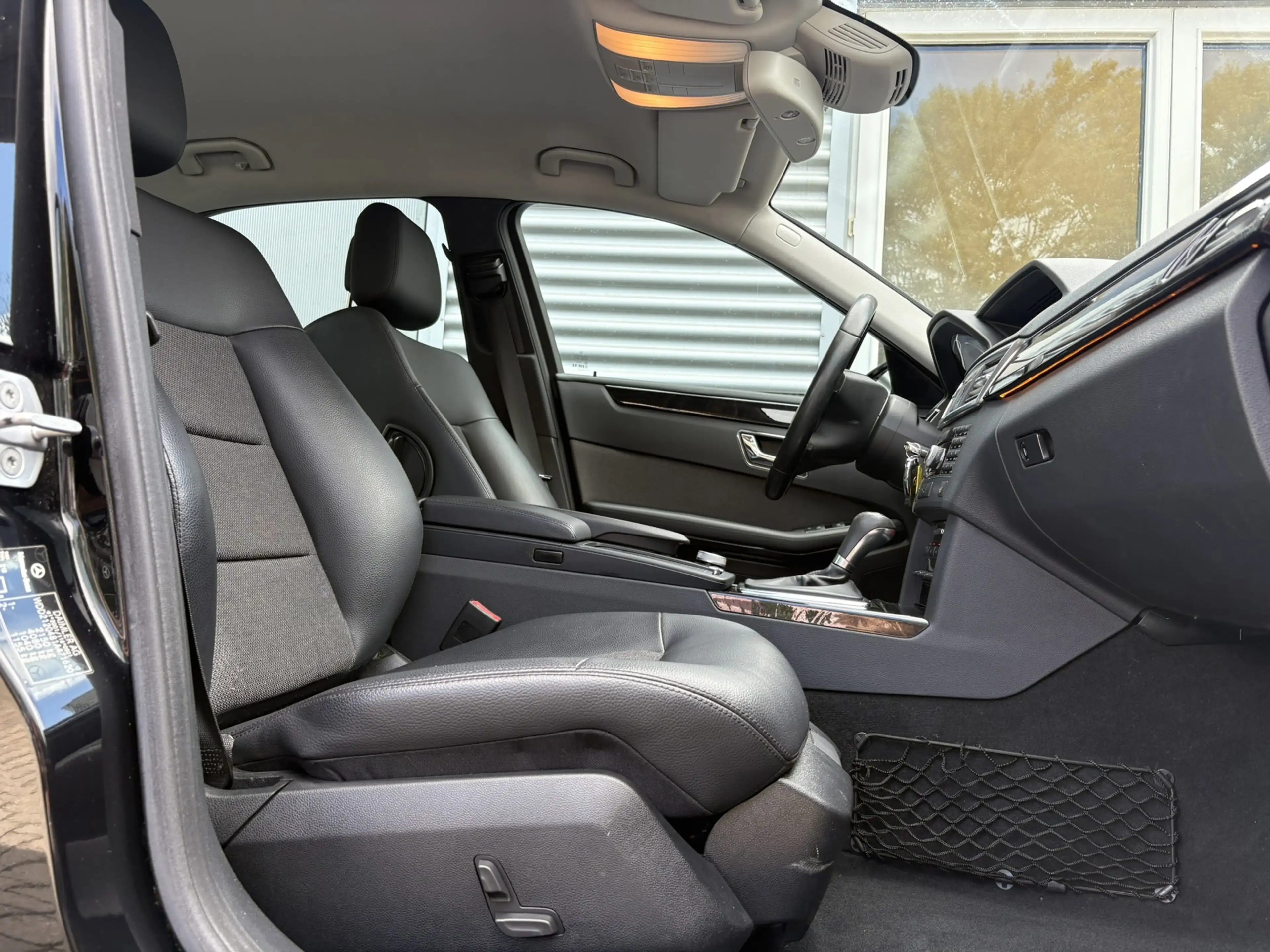 Mercedes-Benz E 200 CGI Avantgarde -CLIMA-CRUISE-STOELVERWARMING-TREKH — photo 8