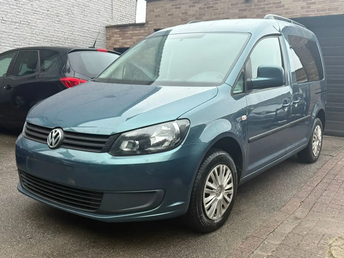 Volkswagen Caddy 1.2 TSI BMT Comfortline 105 Azul - 1