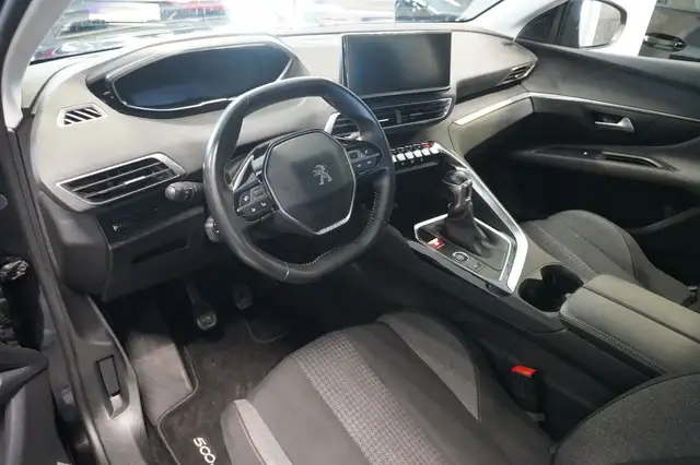 Peugeot 5008 view 7
