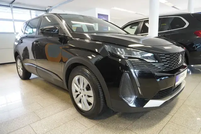 Peugeot 5008 view 3