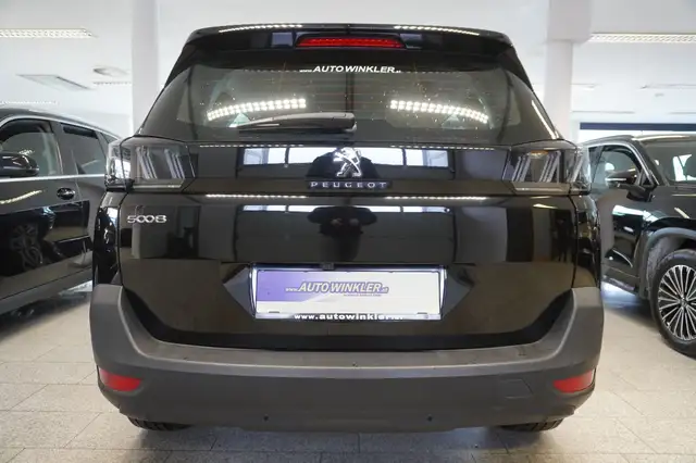Peugeot 5008 view 6