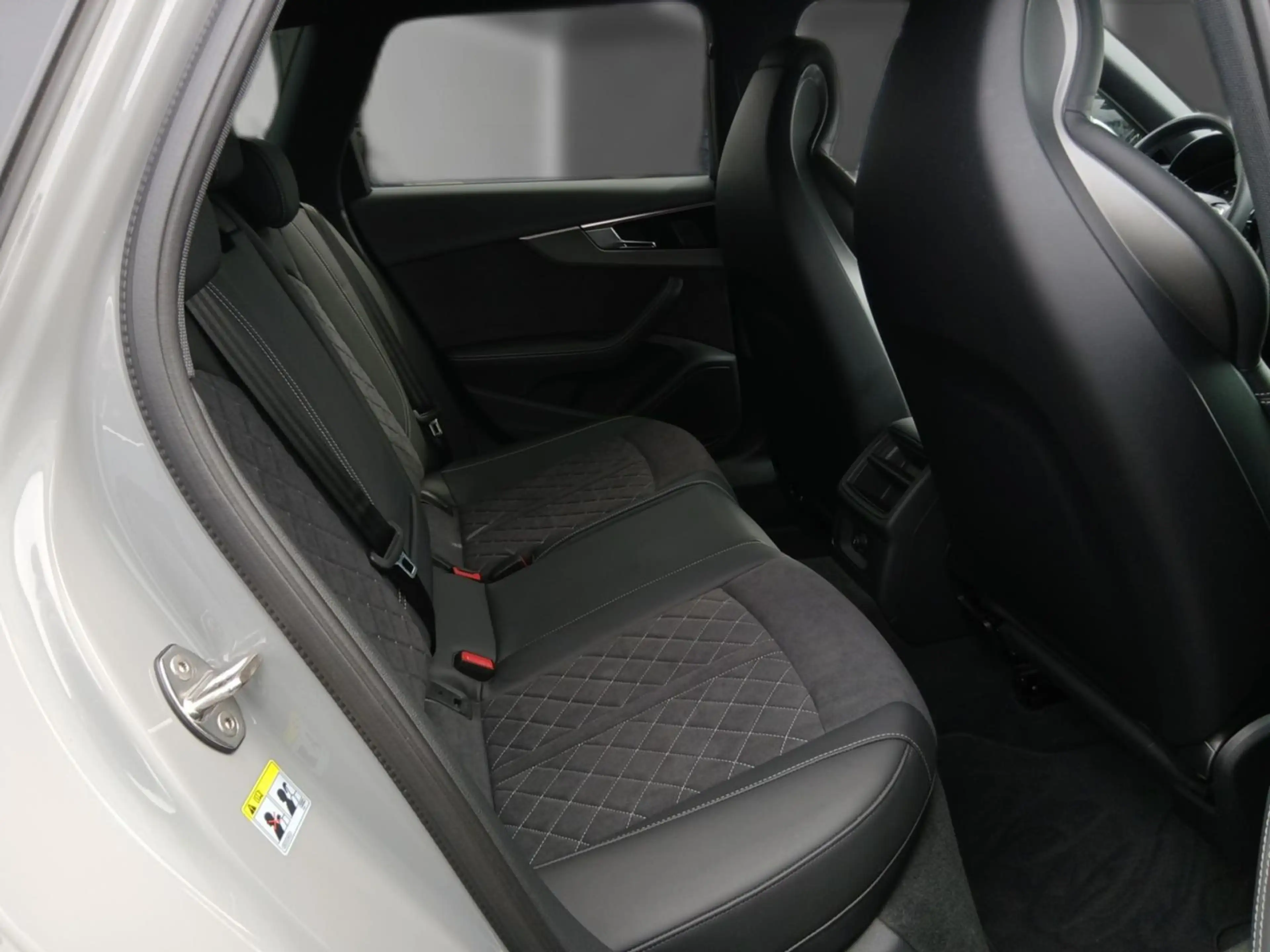 Audi RS4 RS4 Avant *RS-AGA*Opt.-Schwarz+*R-CAM*GRA*SHZ* — photo 12