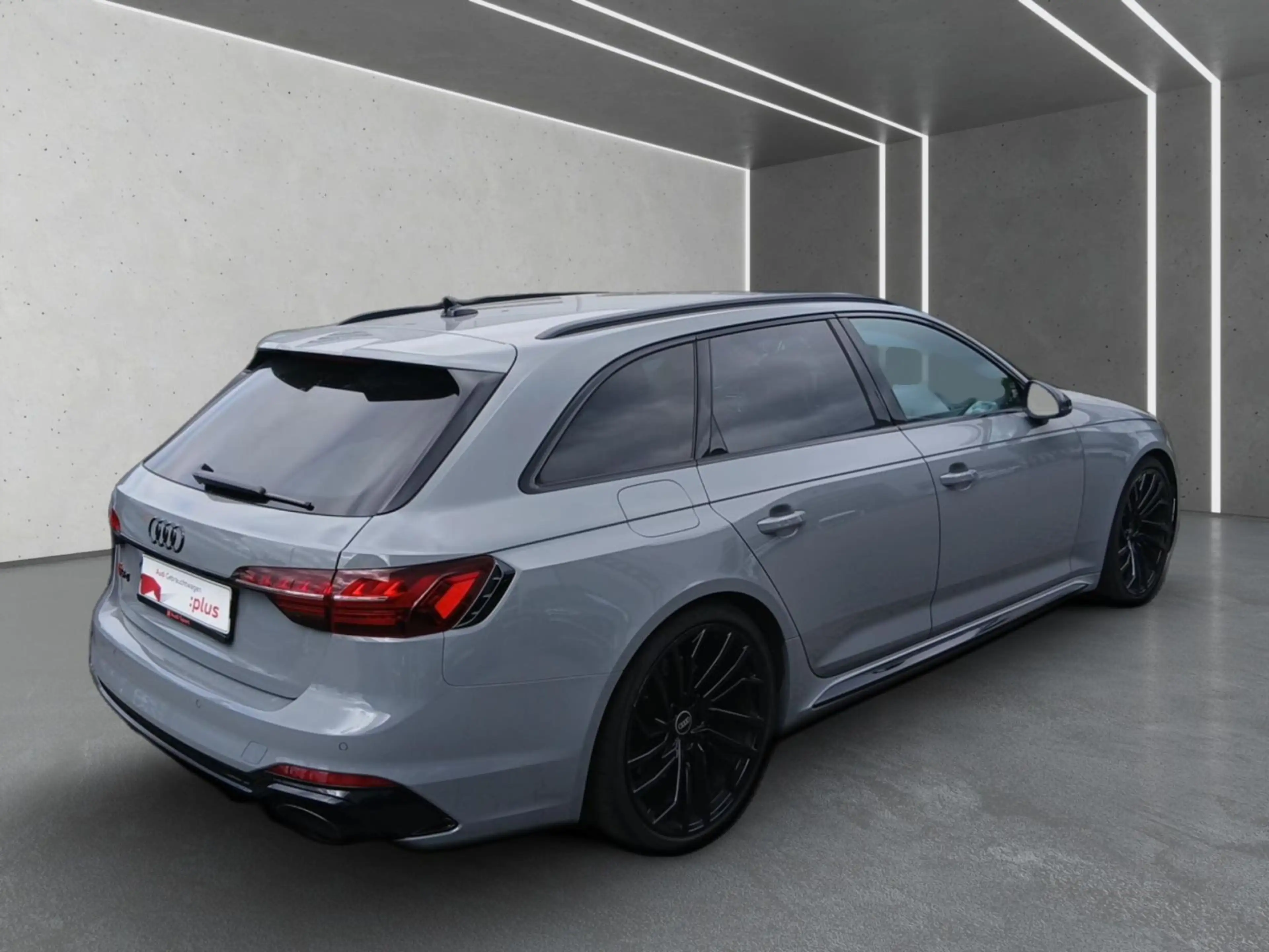 Audi RS4 RS4 Avant *RS-AGA*Opt.-Schwarz+*R-CAM*GRA*SHZ* — photo 4