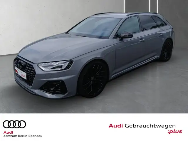 Audi RS4 Avant *RS AGA*Opt. Schwarz+*R CAM*GRA*SHZ*