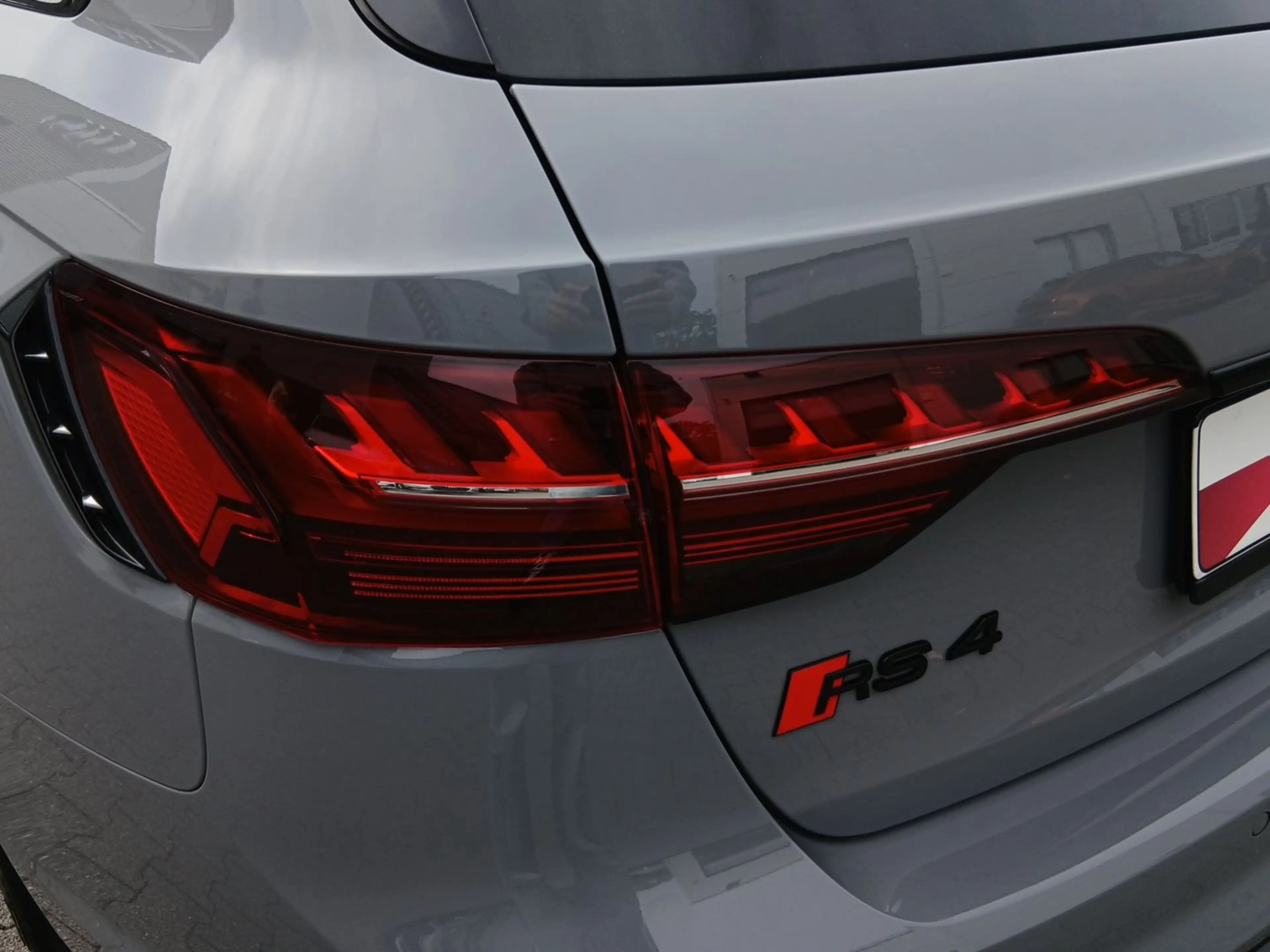 Audi RS4 RS4 Avant *RS-AGA*Opt.-Schwarz+*R-CAM*GRA*SHZ* — photo 10