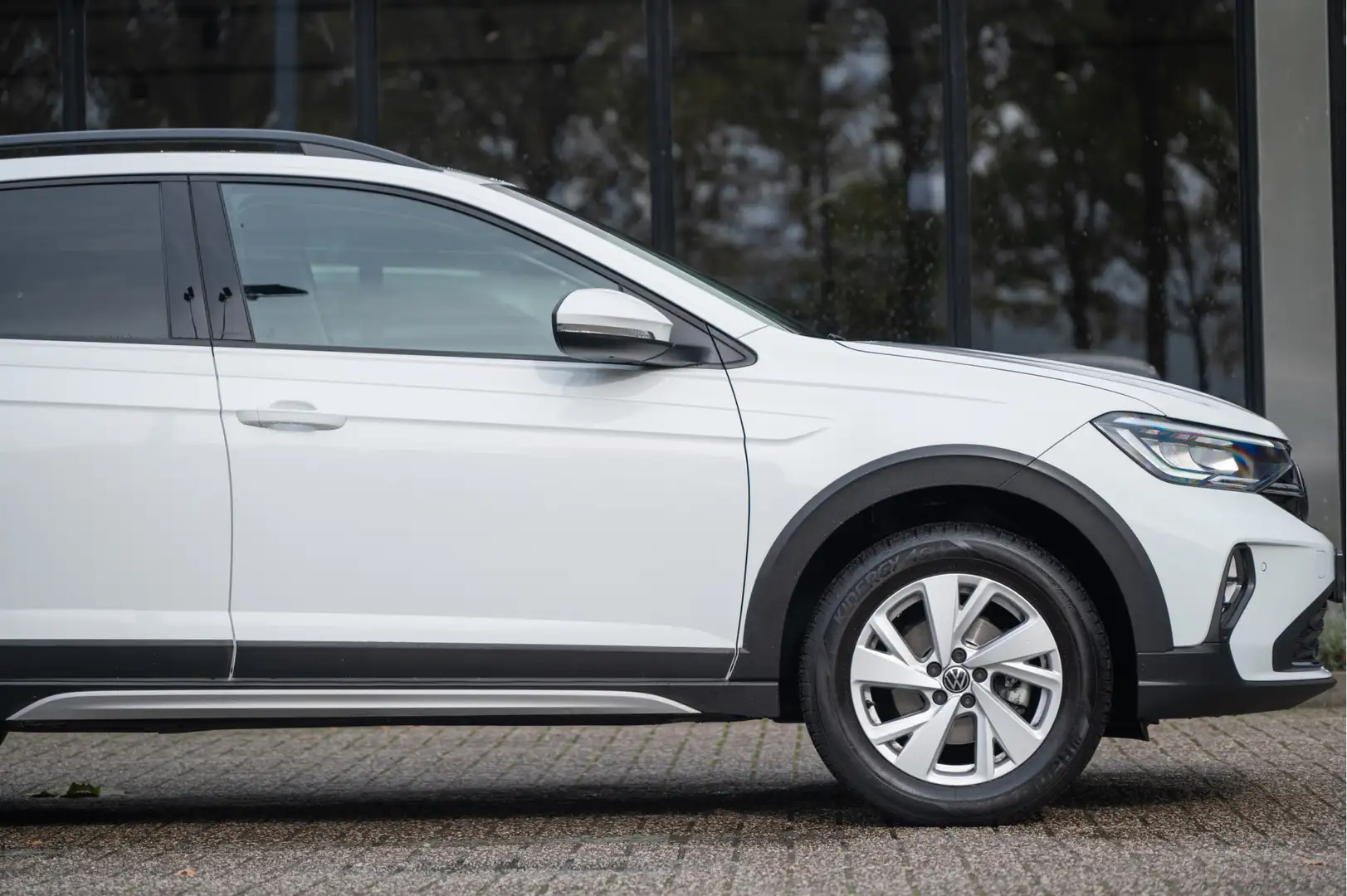 Volkswagen Taigo 1.0 TSI Life Edition DSG | Navi | Camera | ACC | A Wit - 2