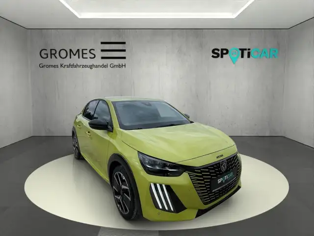 Peugeot 208 main image