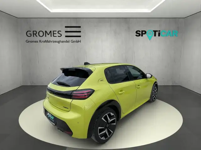 Peugeot 208 view 3