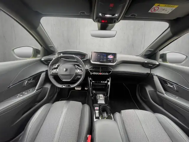 Peugeot 208 view 12