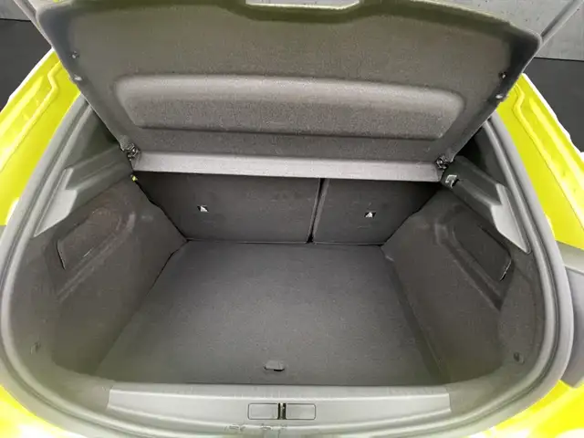 Peugeot 208 view 7
