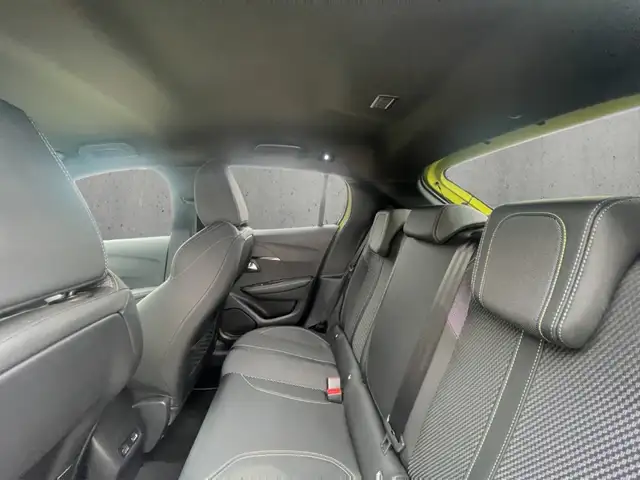 Peugeot 208 view 8
