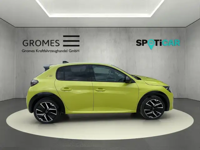 Peugeot 208 view 2