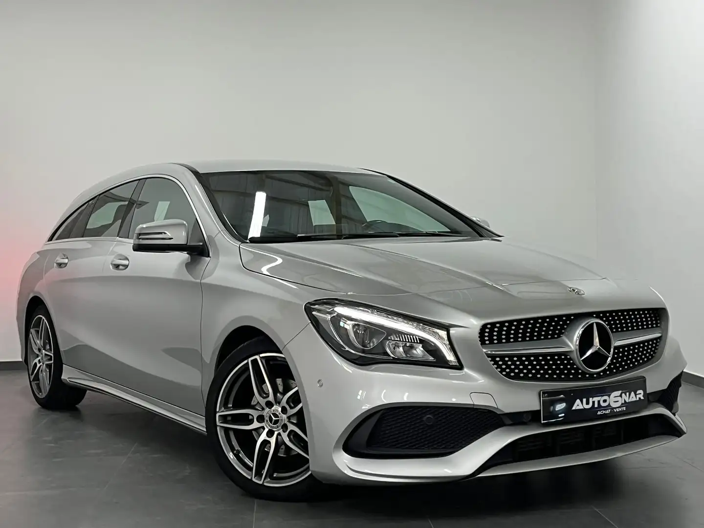 Mercedes-Benz CLA 180 d - Boite Auto - PACK AMG - Xenon - Navi - Euro 6b Srebrny - 1