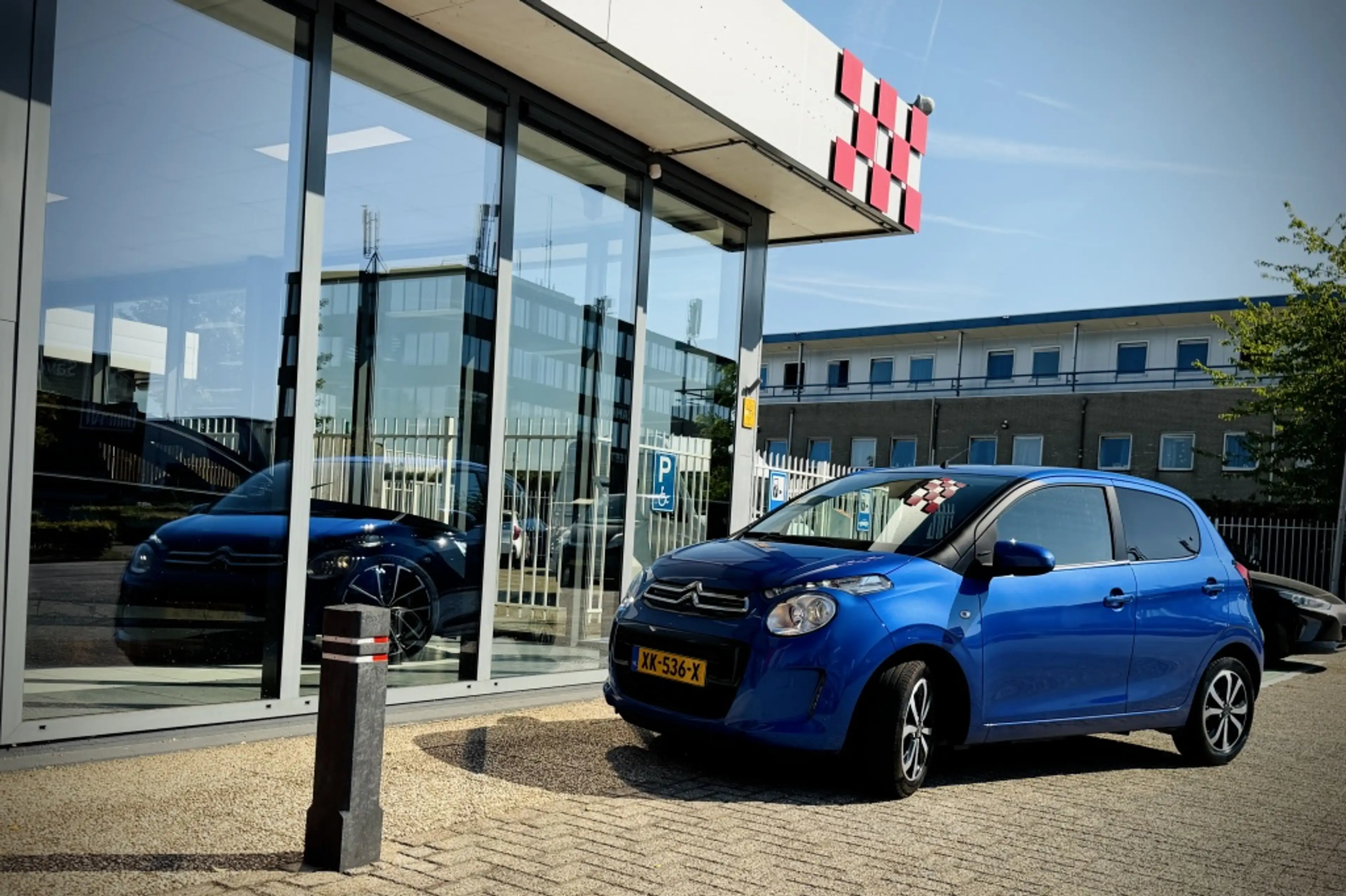 Citroen C1 1.0 VTi Shine | CAMERA | CARPLAY + ANDROID | CLIMA — photo 6