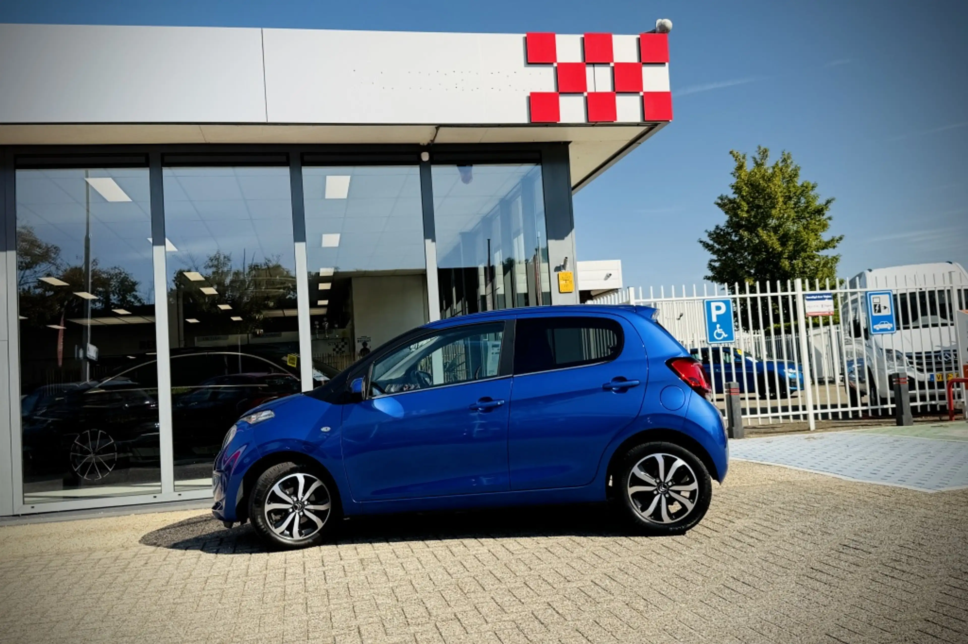 Citroen C1 1.0 VTi Shine | CAMERA | CARPLAY + ANDROID | CLIMA — photo 7