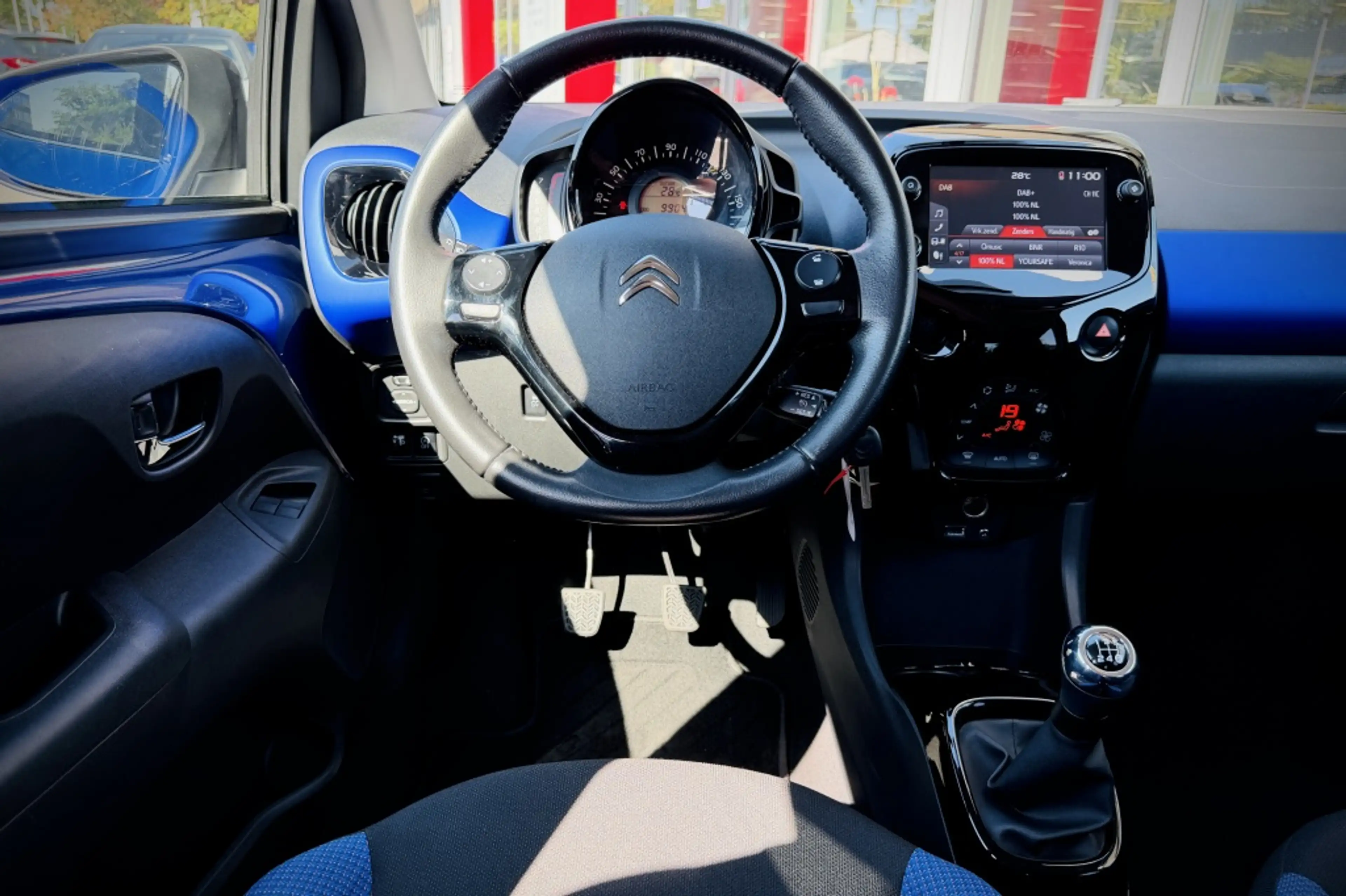 Citroen C1 1.0 VTi Shine | CAMERA | CARPLAY + ANDROID | CLIMA — photo 16