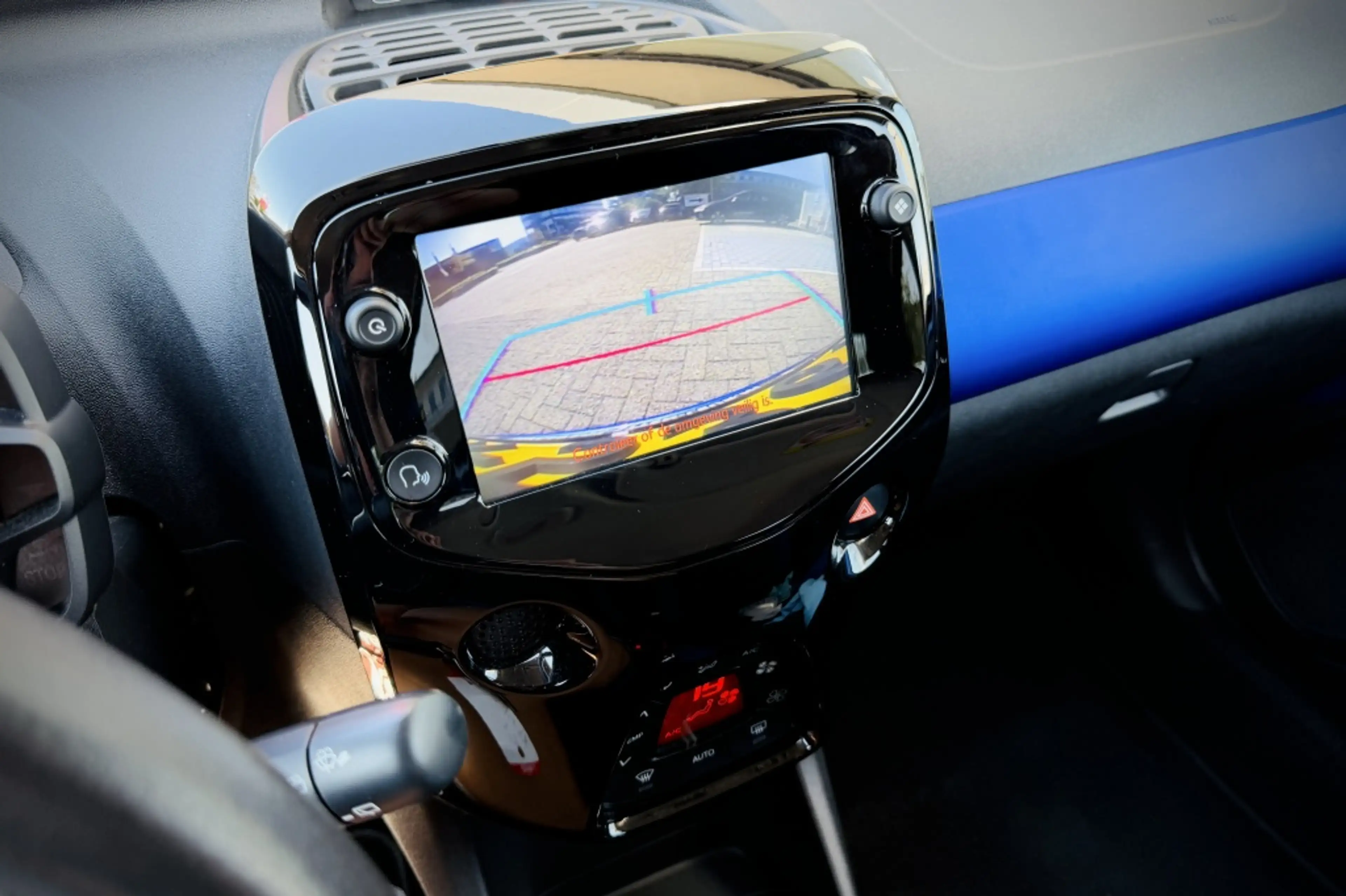 Citroen C1 1.0 VTi Shine | CAMERA | CARPLAY + ANDROID | CLIMA — photo 23