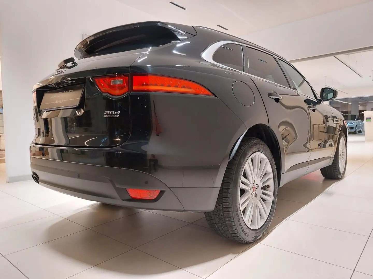 Jaguar F-Pace 2.0 D 180CV AWD  Prestige  APPROVED Noir - 2