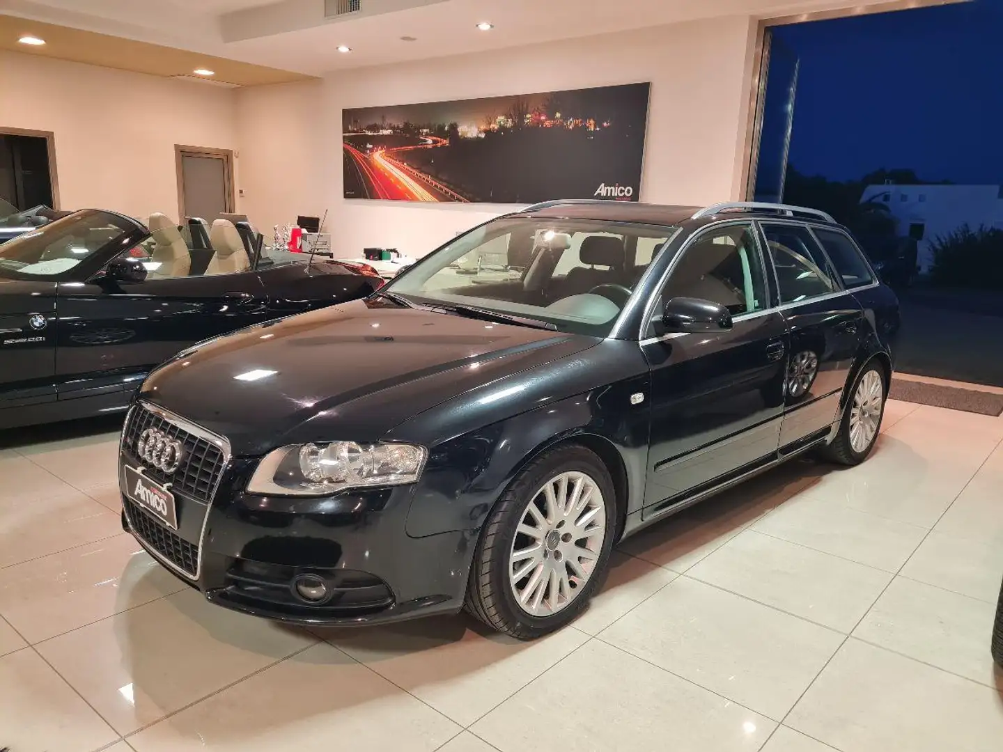 Audi A4 Avant 2.0 TDI 140 CV S-Line Noir - 1