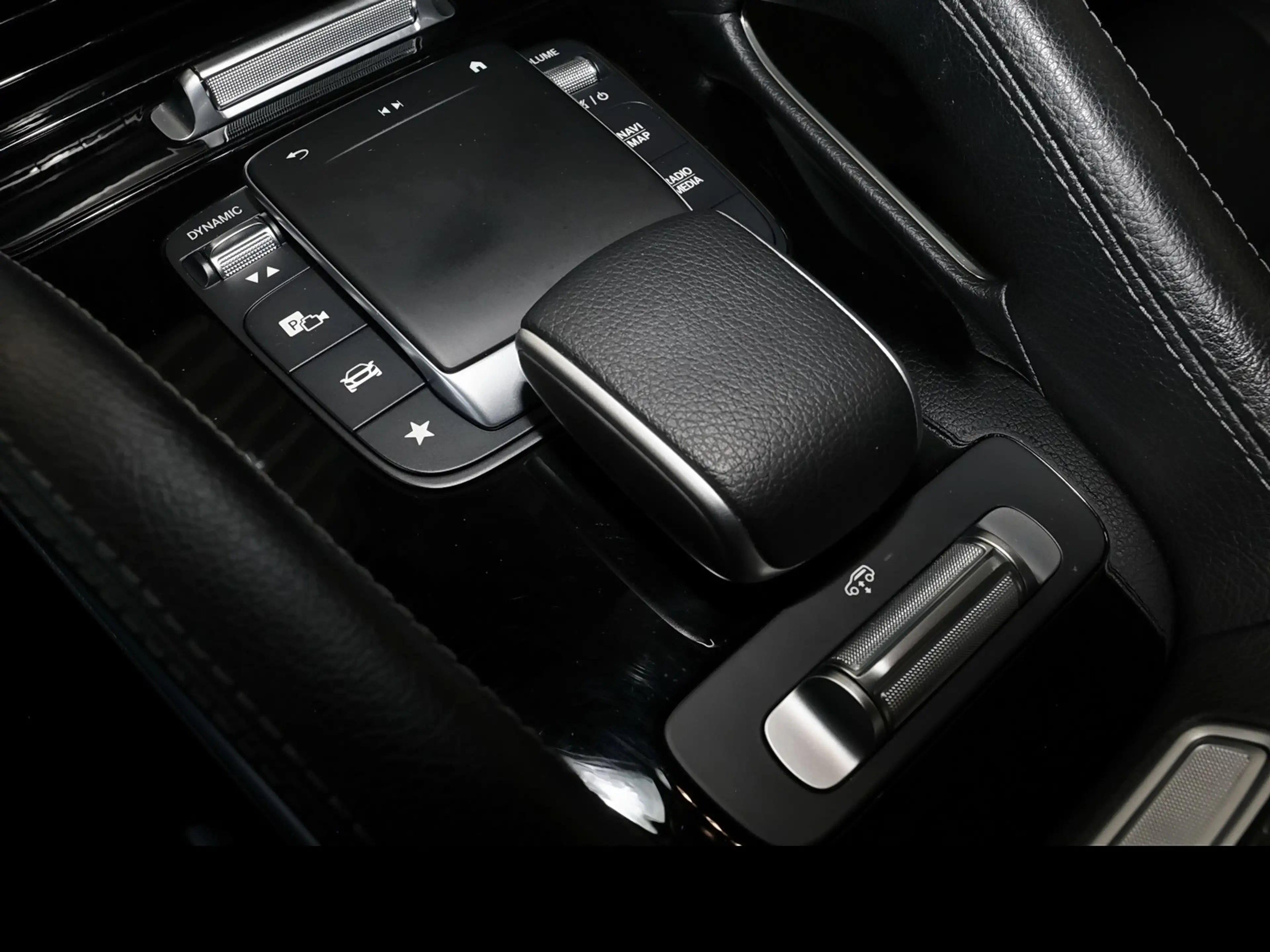 Mercedes-Benz GLE 400 d 4M 360°+AHK+LED+AIRMATIC+HIFI+DISTRO — photo 10