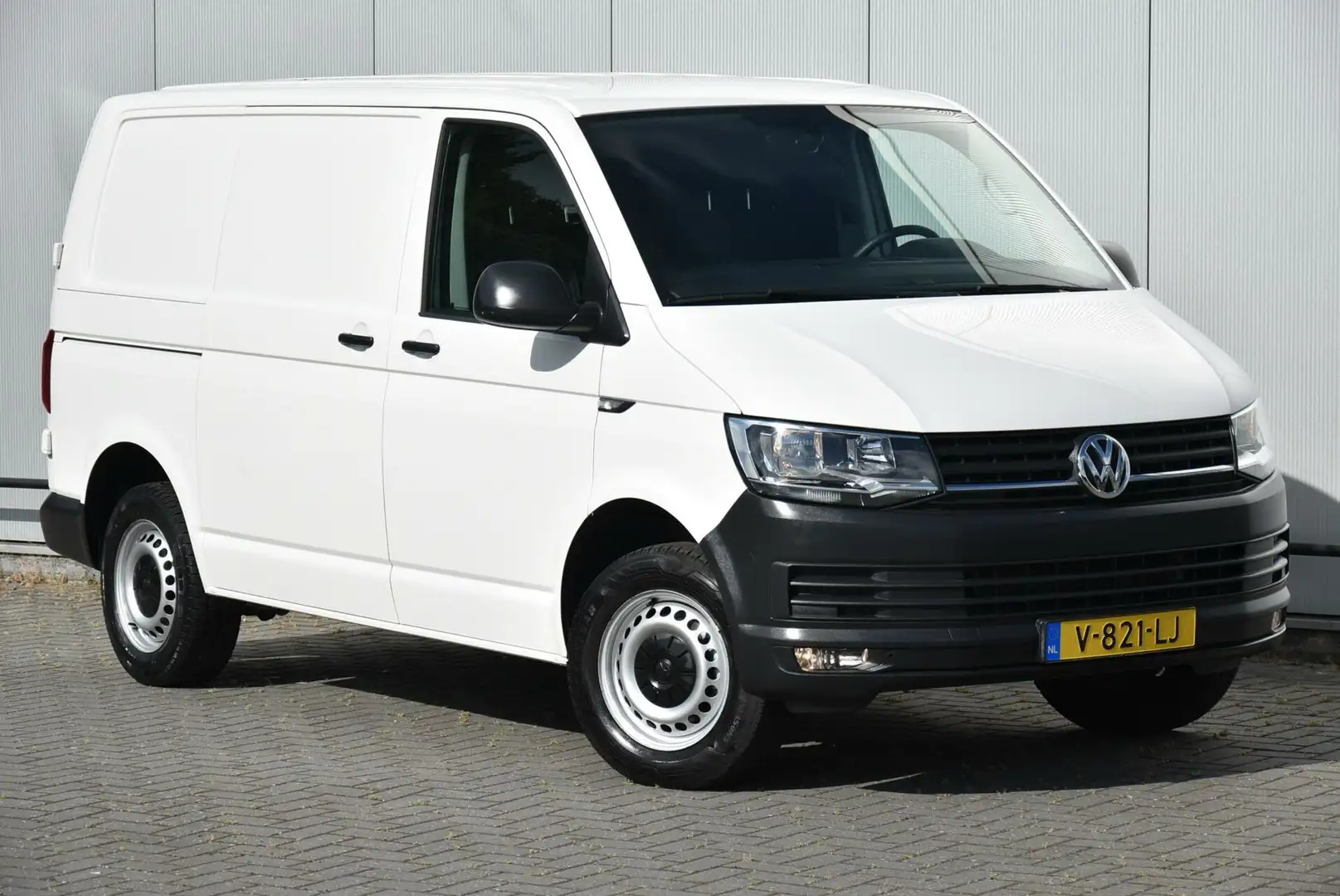 Volkswagen T6 Transporter 2.0 TDI L1H1 Airco Navi Cruise 102 Pk Wit - 1