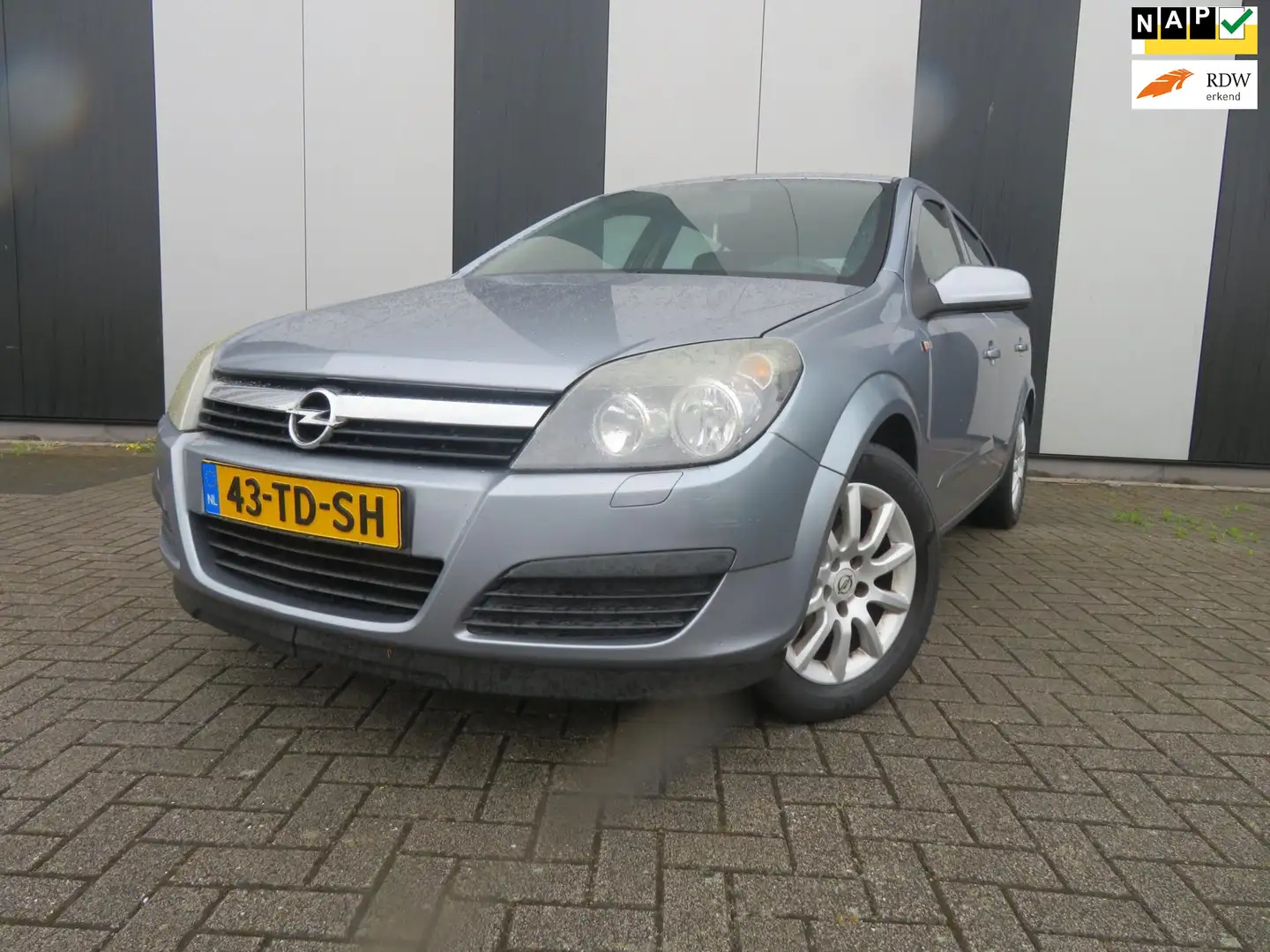 Opel Astra 1.6 Edition Gris - 1