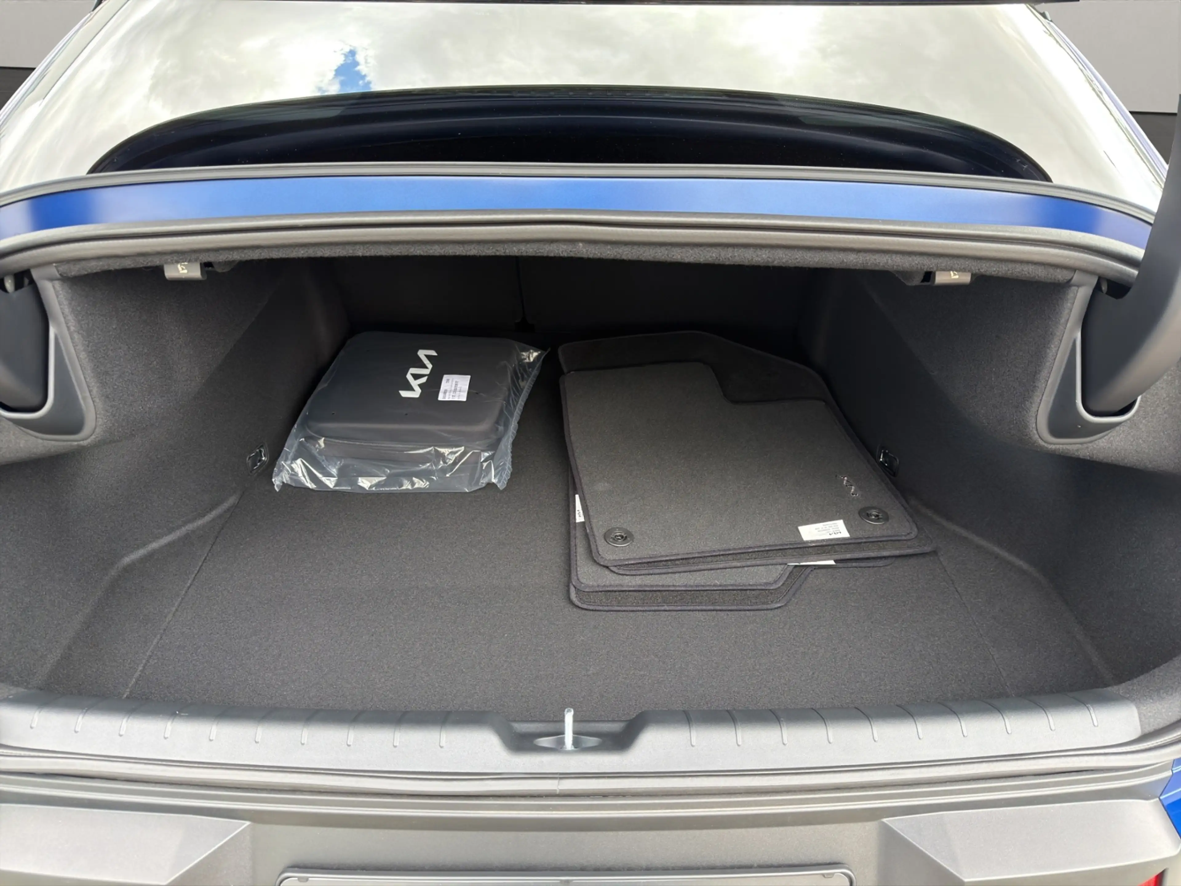 Kia EV4 Fastback Earth 81.4 kWh Batterie — photo 9
