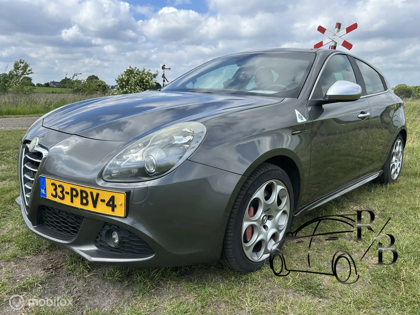 Alfa Romeo Giulietta 1.7 TBi Quadrifoglio Verde NIEUWE APK Grijs - 1