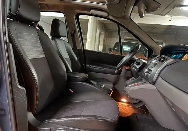 Renault Scenic view 7