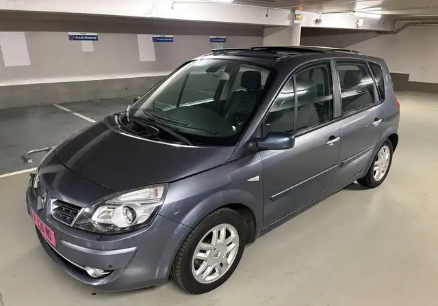 2009 Renault Scenic in Grey for sale