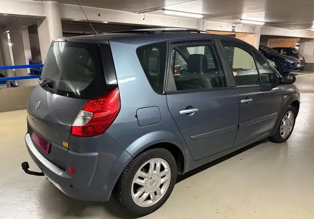 Renault Scenic view 3