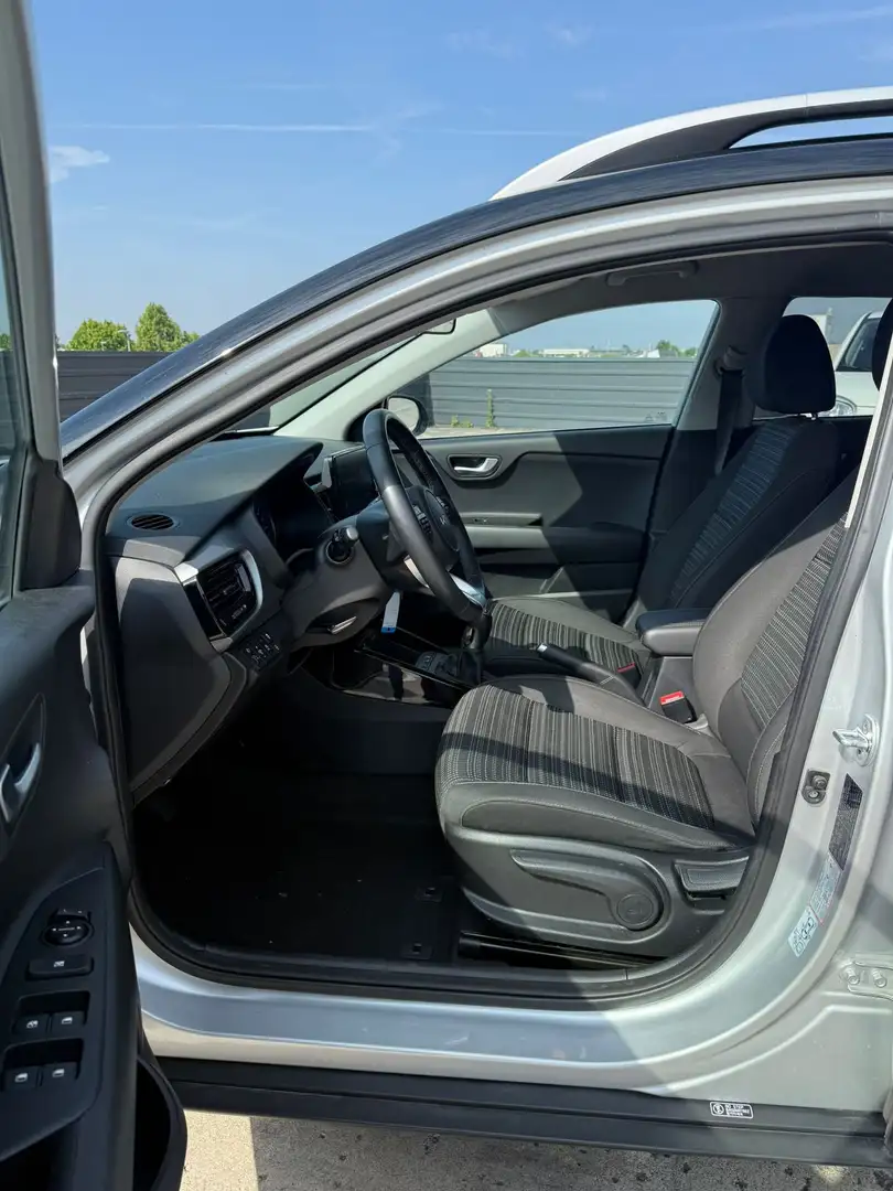 Kia Stonic 1.0 T-GDi 100 CV MHEV iMT GT Line PROMO SENZA PEN Argento - 2