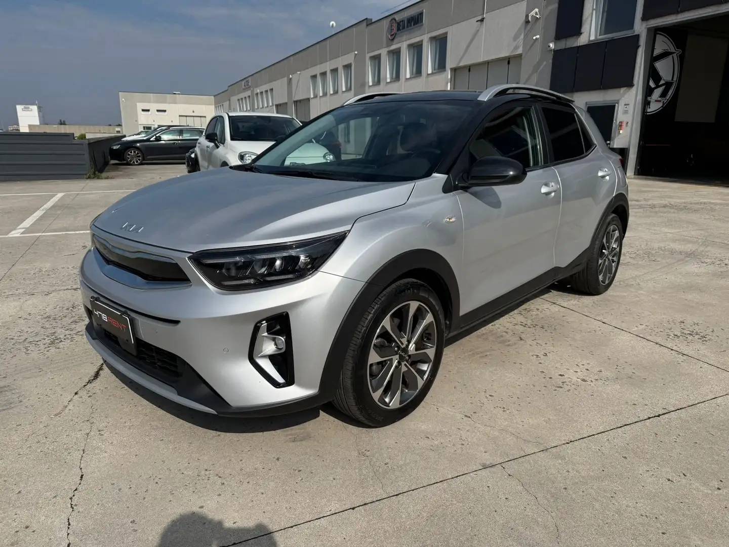 Kia Stonic 1.0 T-GDi 100 CV MHEV iMT GT Line PROMO SENZA PEN Argento - 1