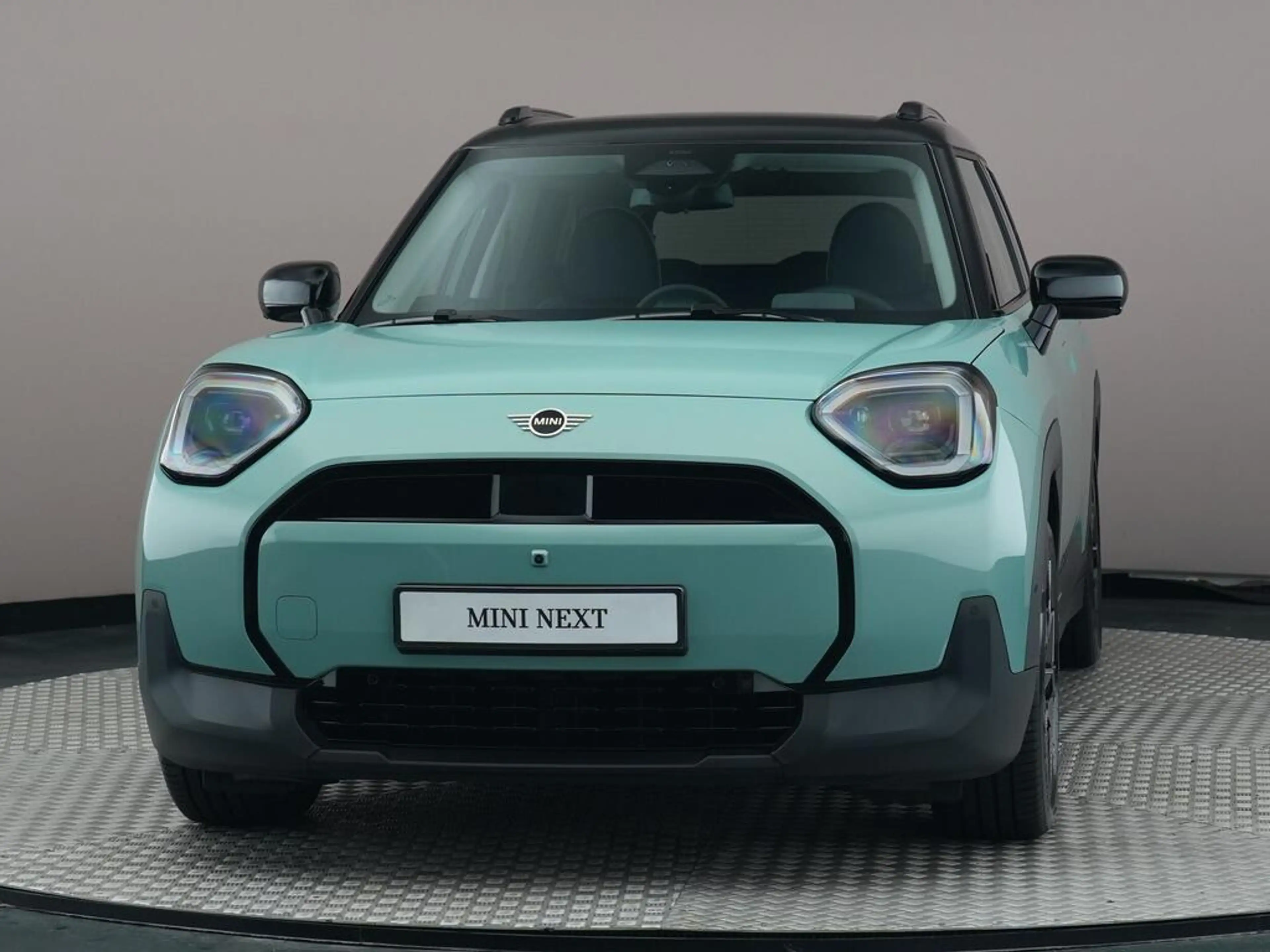 MINI Aceman E Classic L 42.5 kWh — photo 2