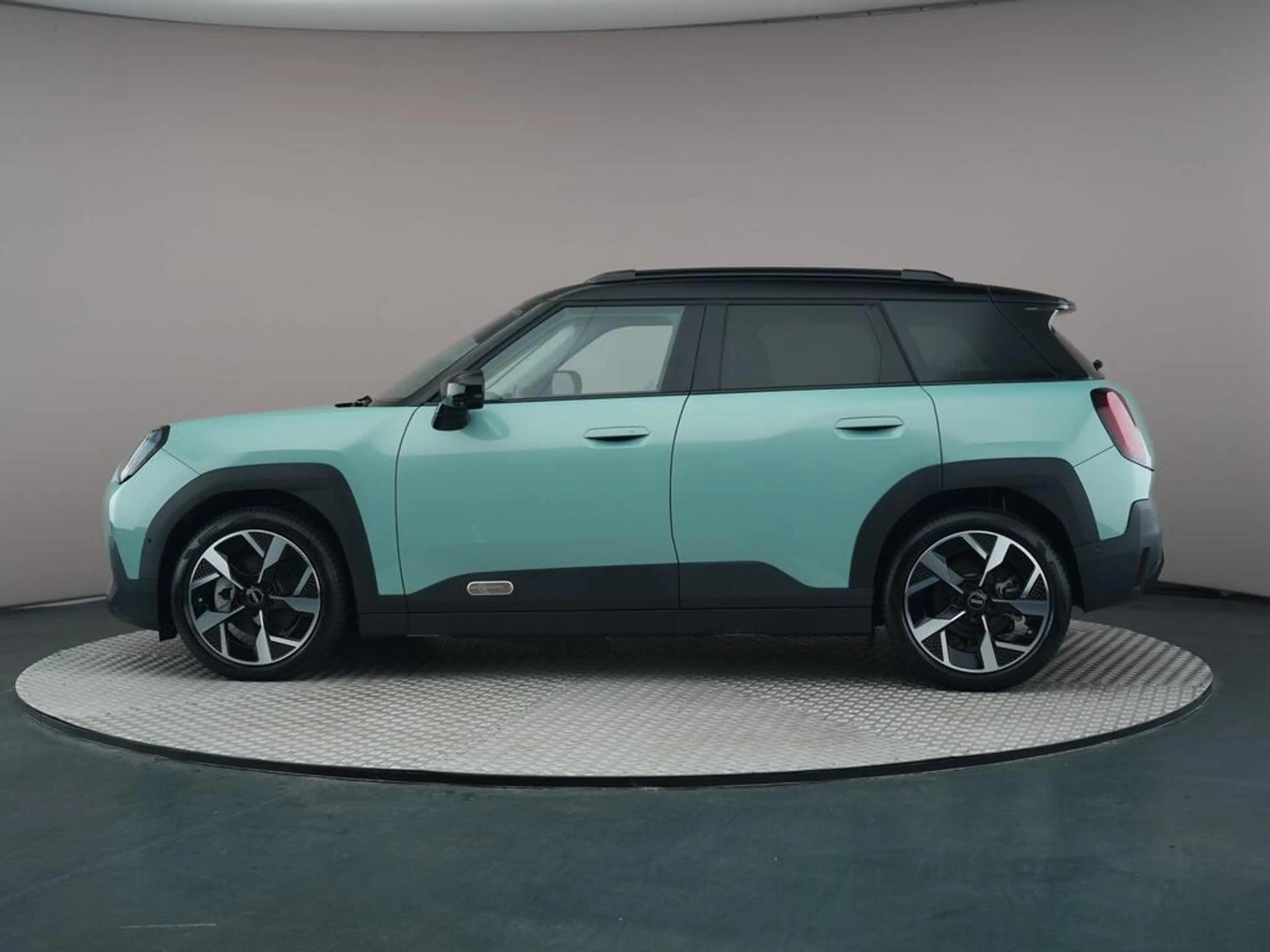 MINI Aceman E Classic L 42.5 kWh — photo 8