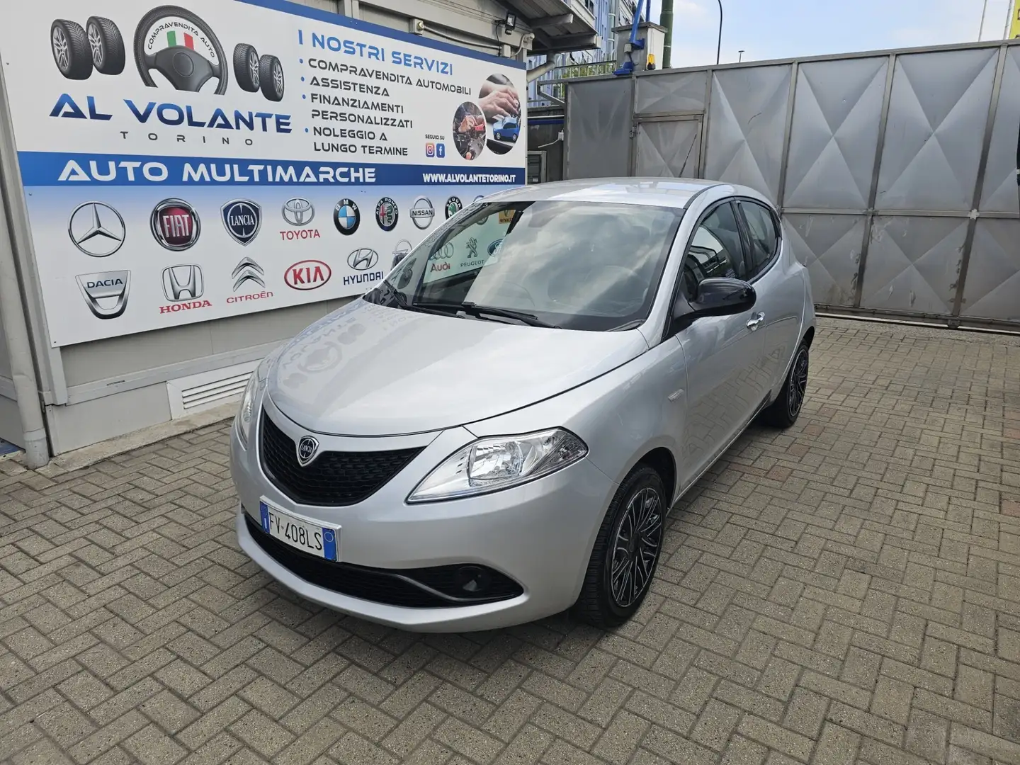 Lancia Ypsilon Ypsilon 1.2 69 CV 5 porte S&S Platinum Argent - 1