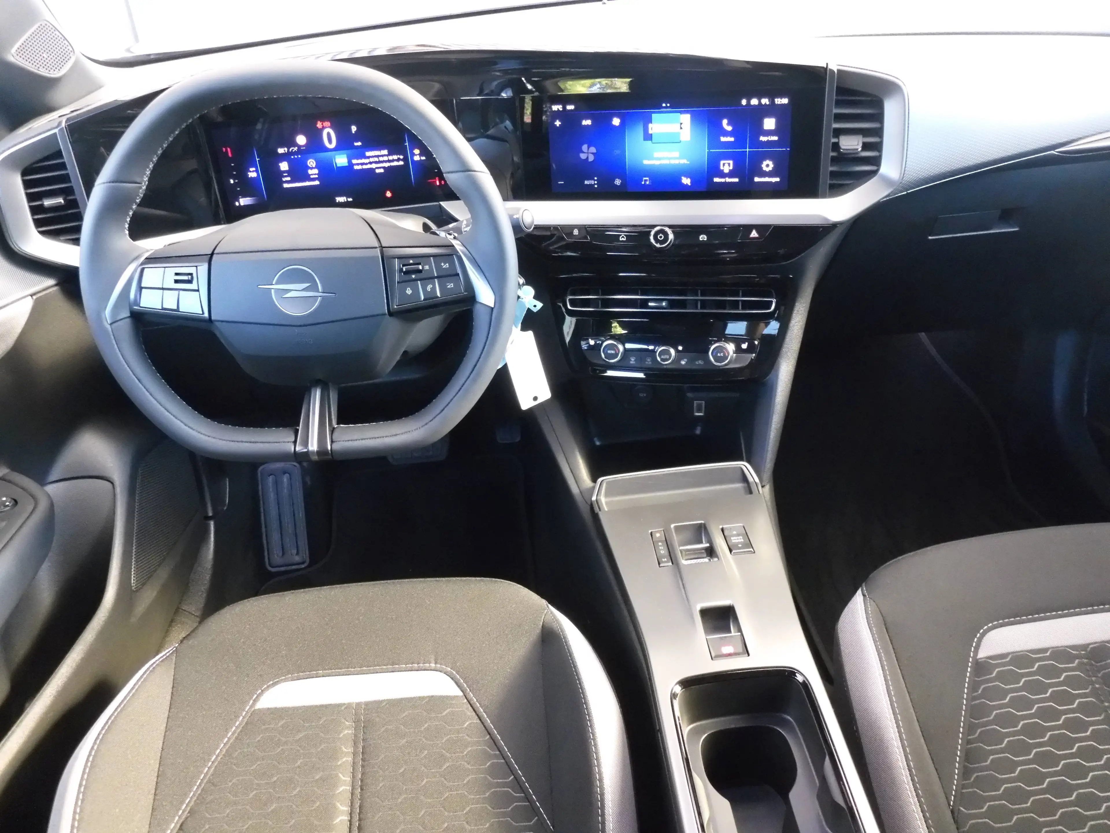 Opel Mokka Edition 1.2 Turbo Automatik — photo 14