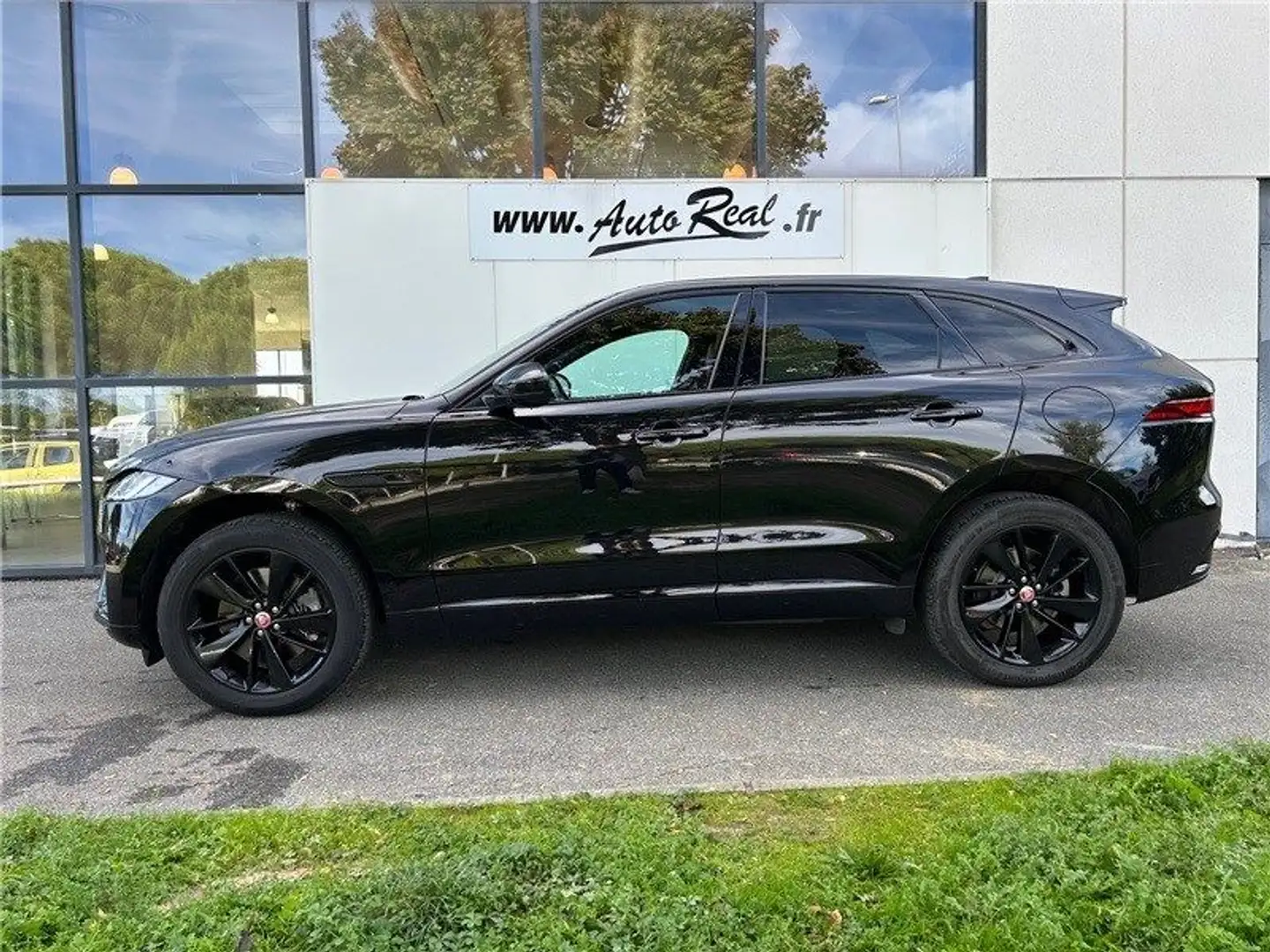Jaguar F-Pace 2.0 - P400e PHEV AWD BVA8 R-Dynamic SE Or - 2