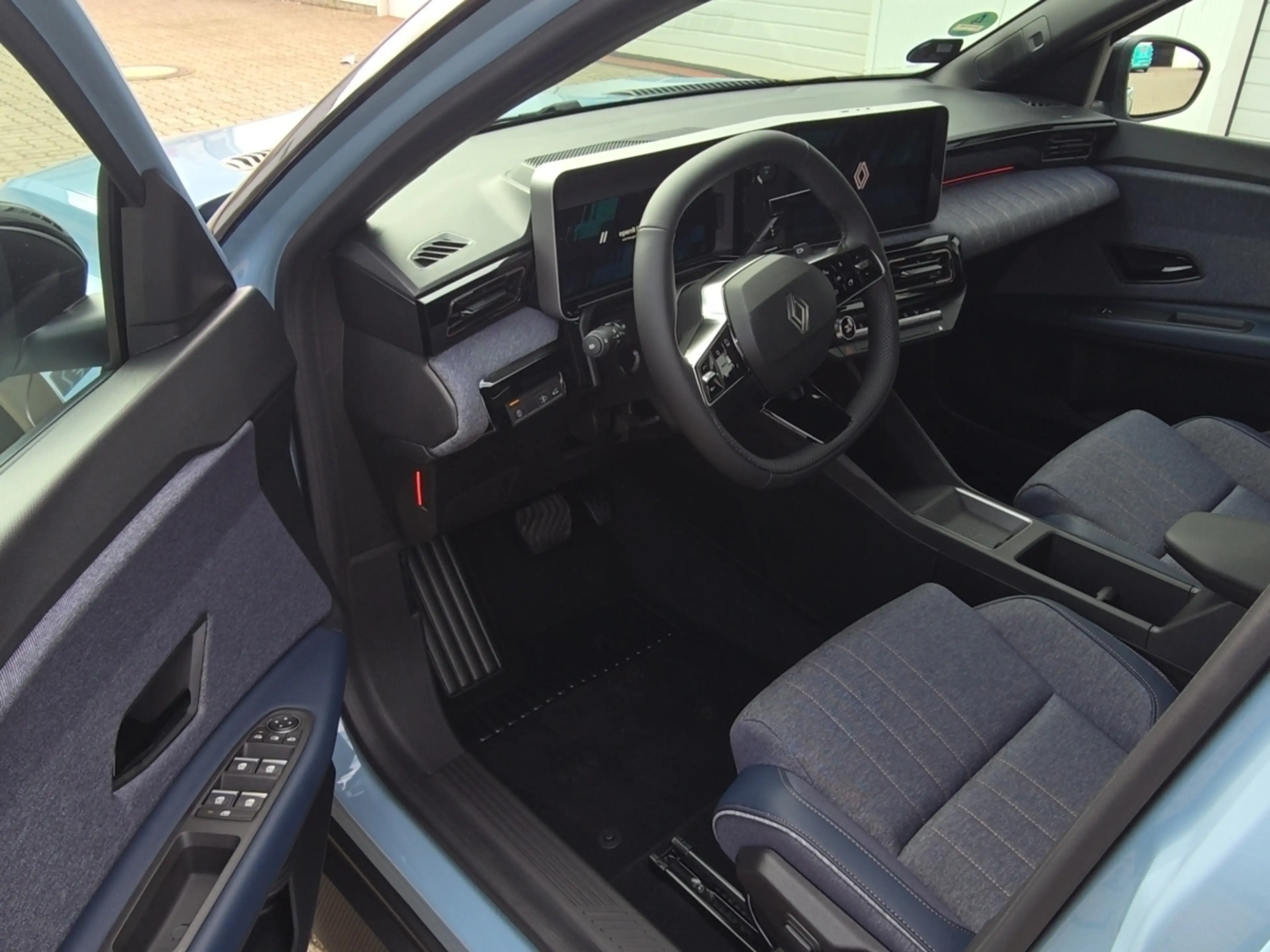 Renault R 4 E-Tech Techno 150 Comfort Range — photo 8