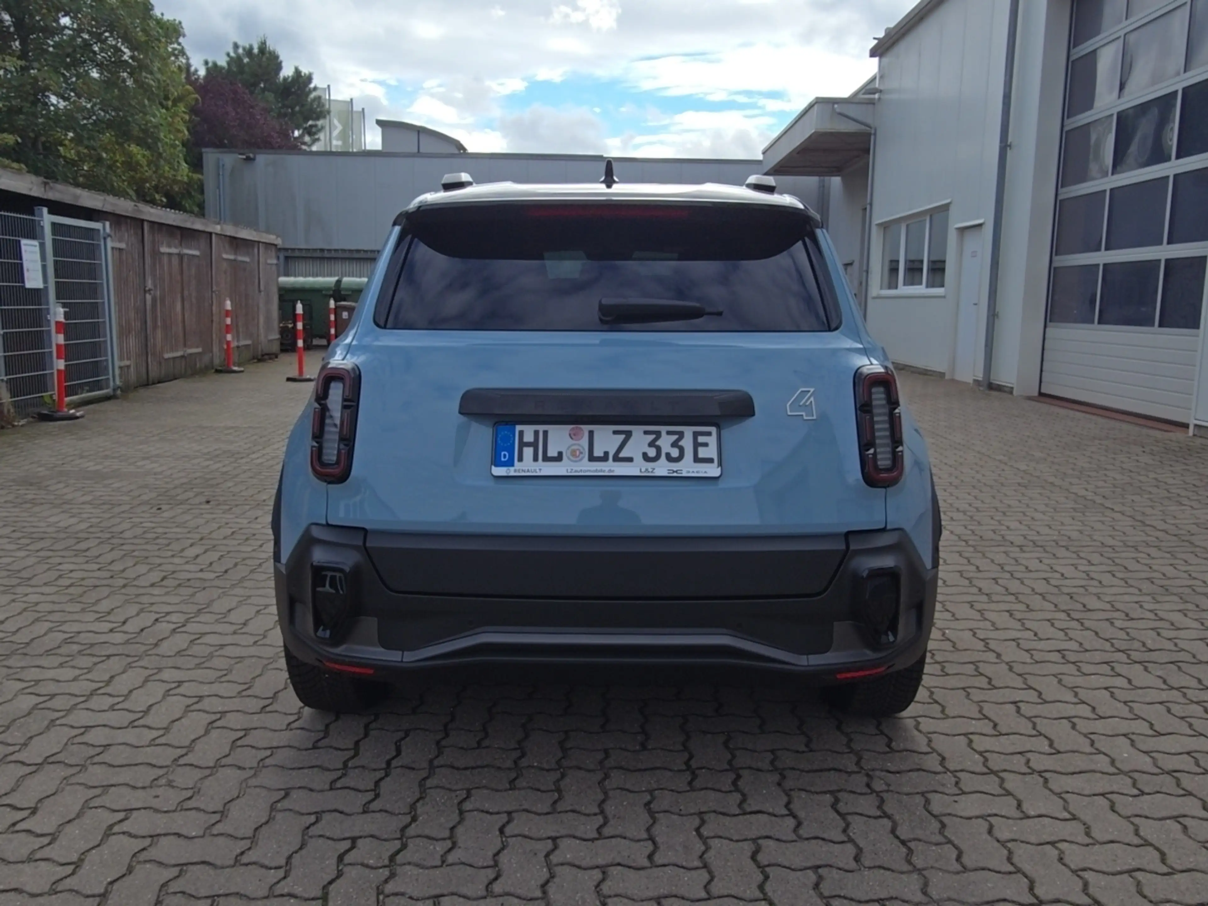 Renault R 4 E-Tech Techno 150 Comfort Range — photo 3