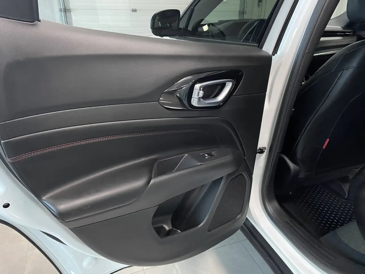 Jeep Compass photo Jeep Compass