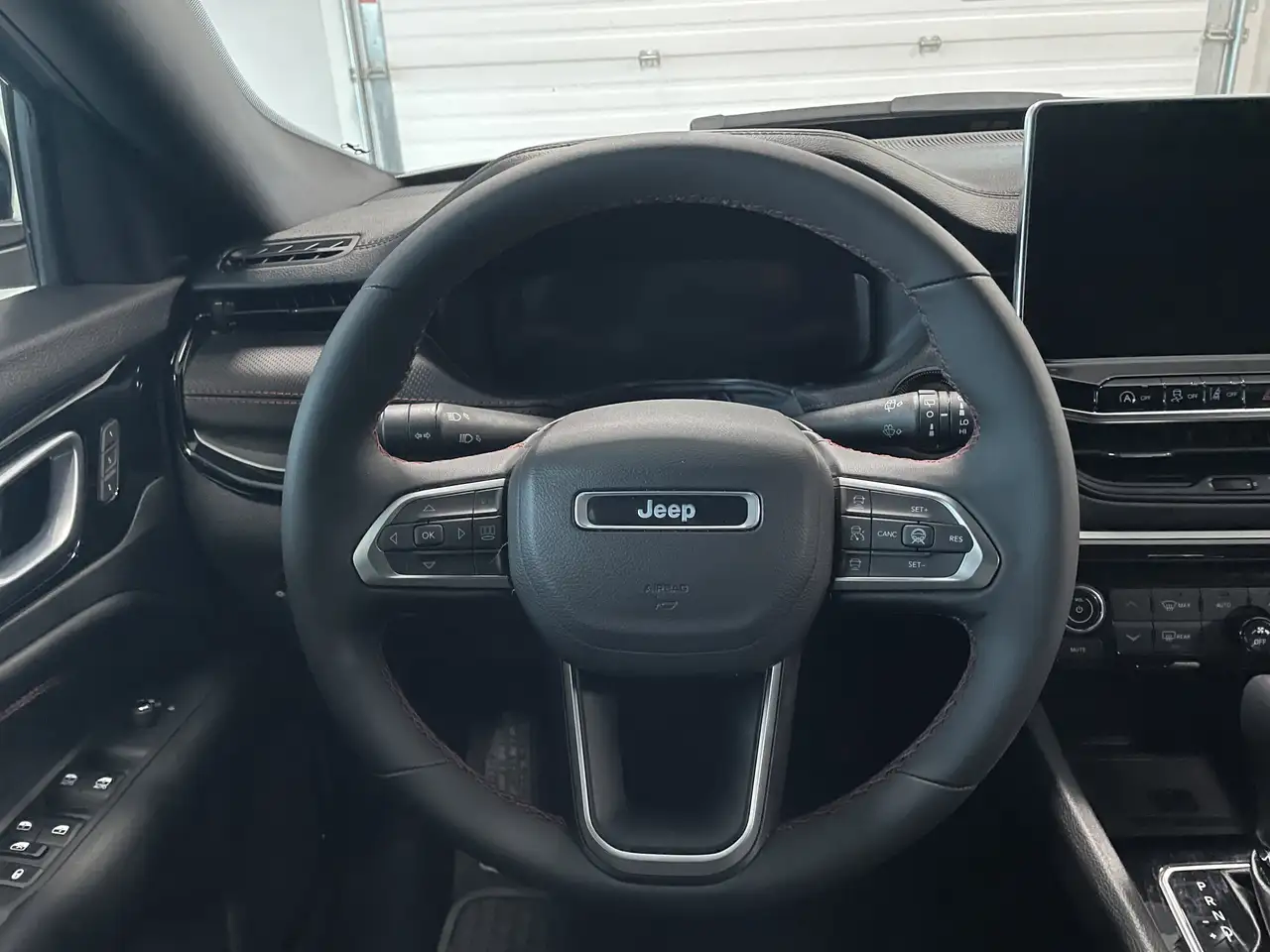 Jeep Compass photo Jeep Compass